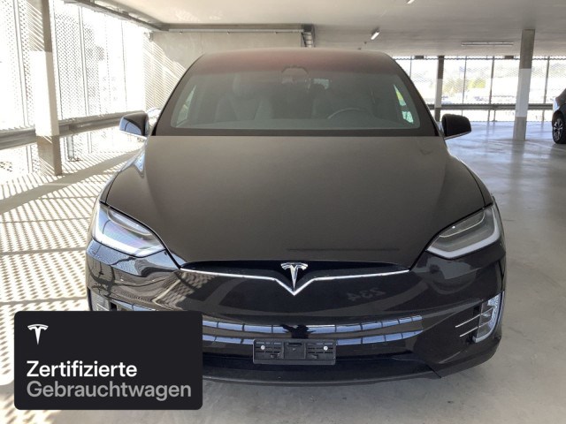 TESLA Model X Long Range AWD-showroom-element-1