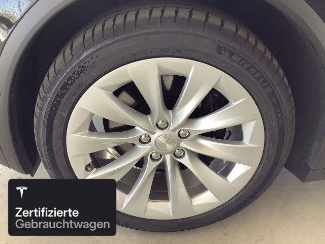 TESLA Model X Long Range AWD-showroom-element-3