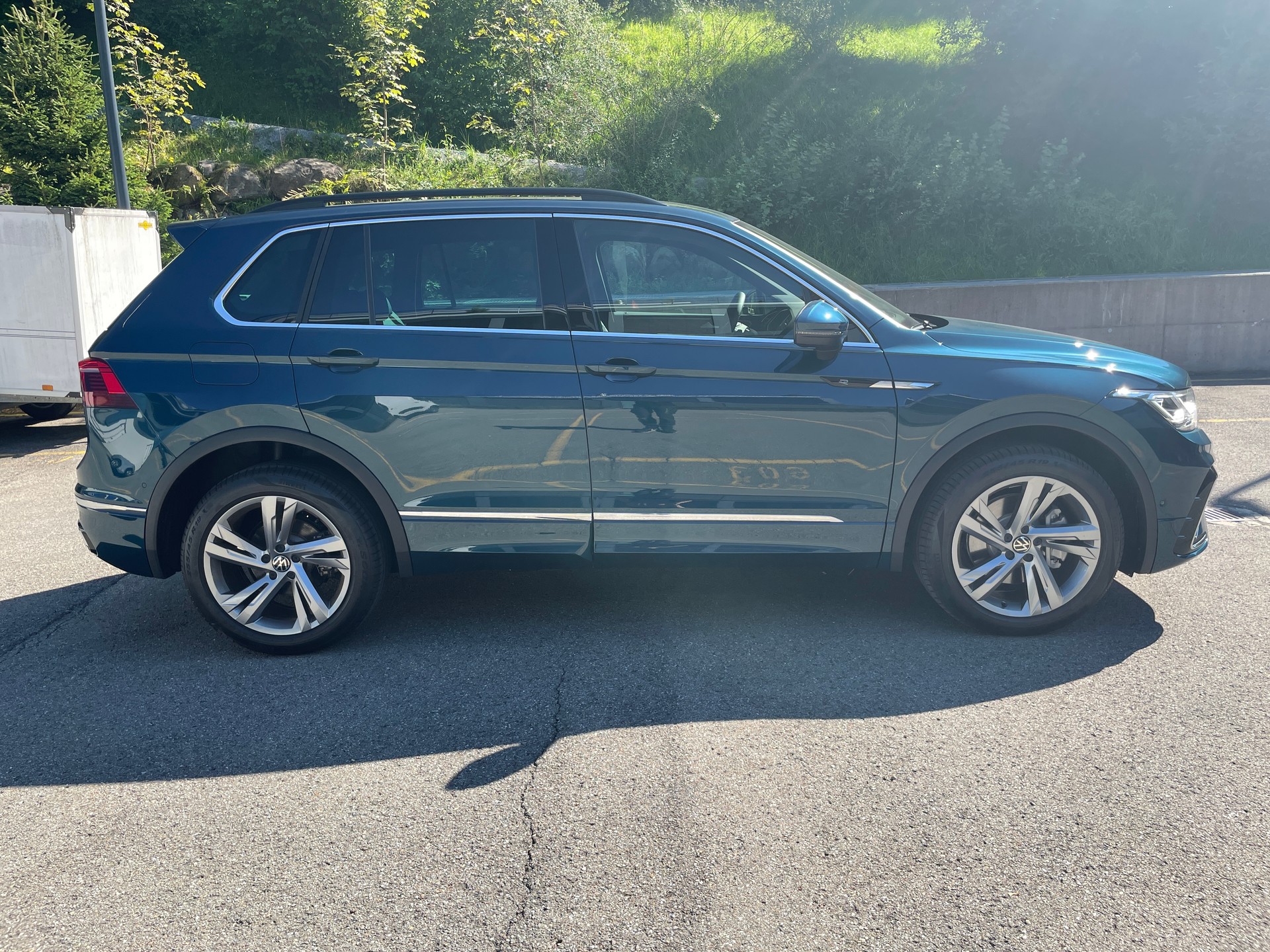 VW Tiguan 2.0 TDI SCR R-Line 4Motion DSG-image-8
