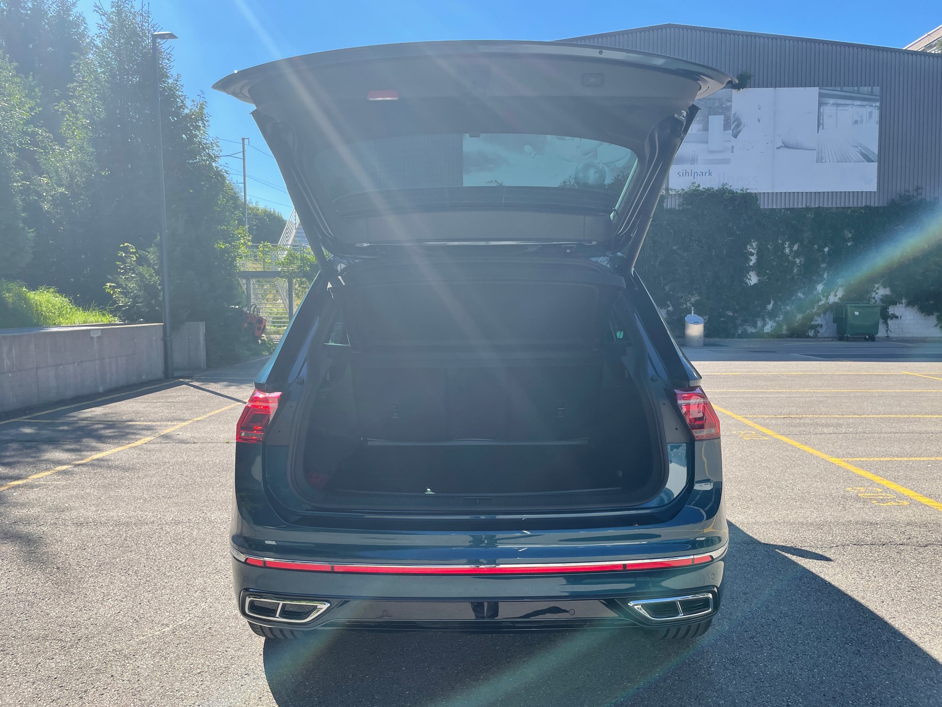 VW Tiguan 2.0 TDI SCR R-Line 4Motion DSG-image-4