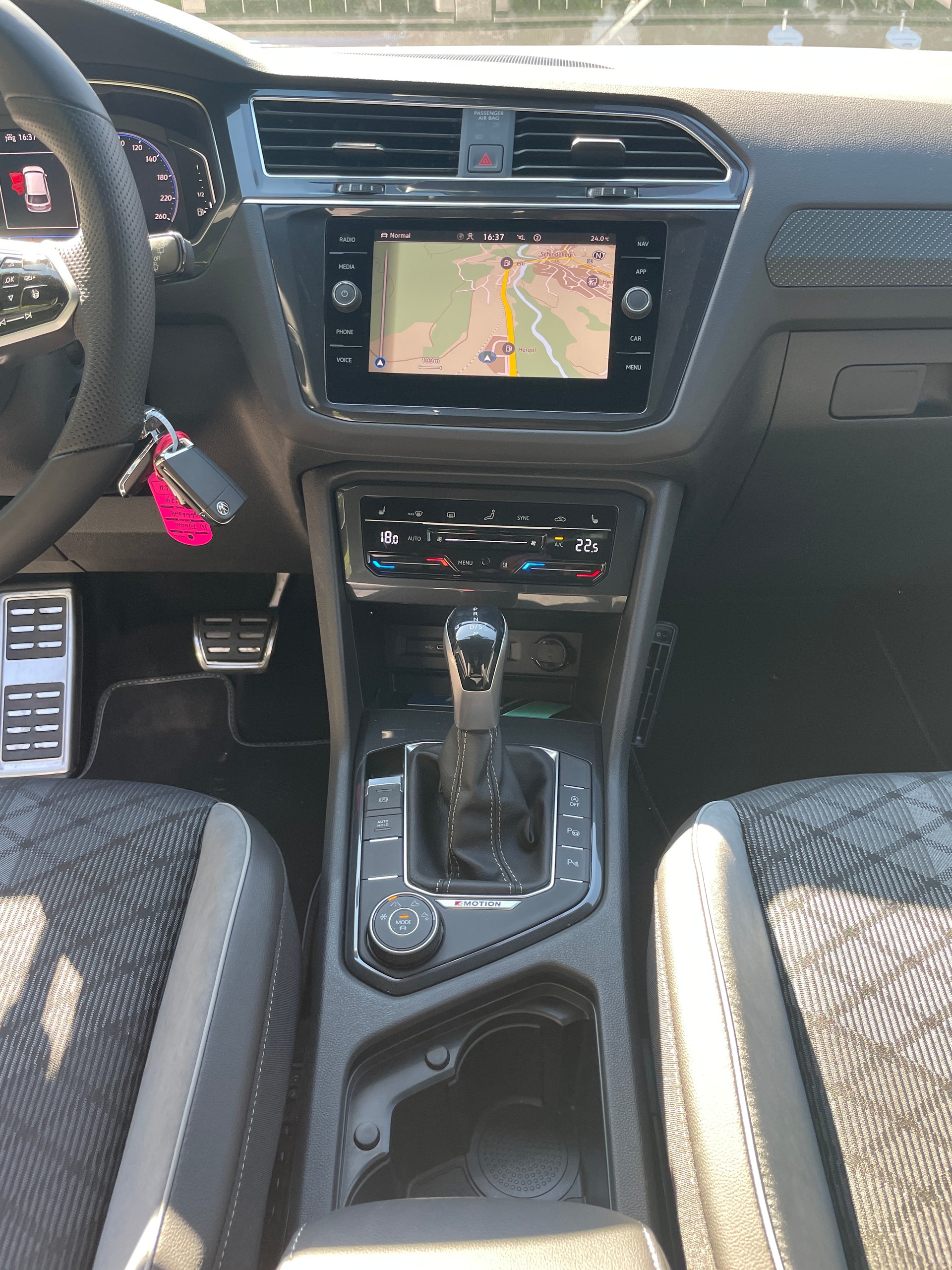 VW Tiguan 2.0 TDI SCR R-Line 4Motion DSG-image-17