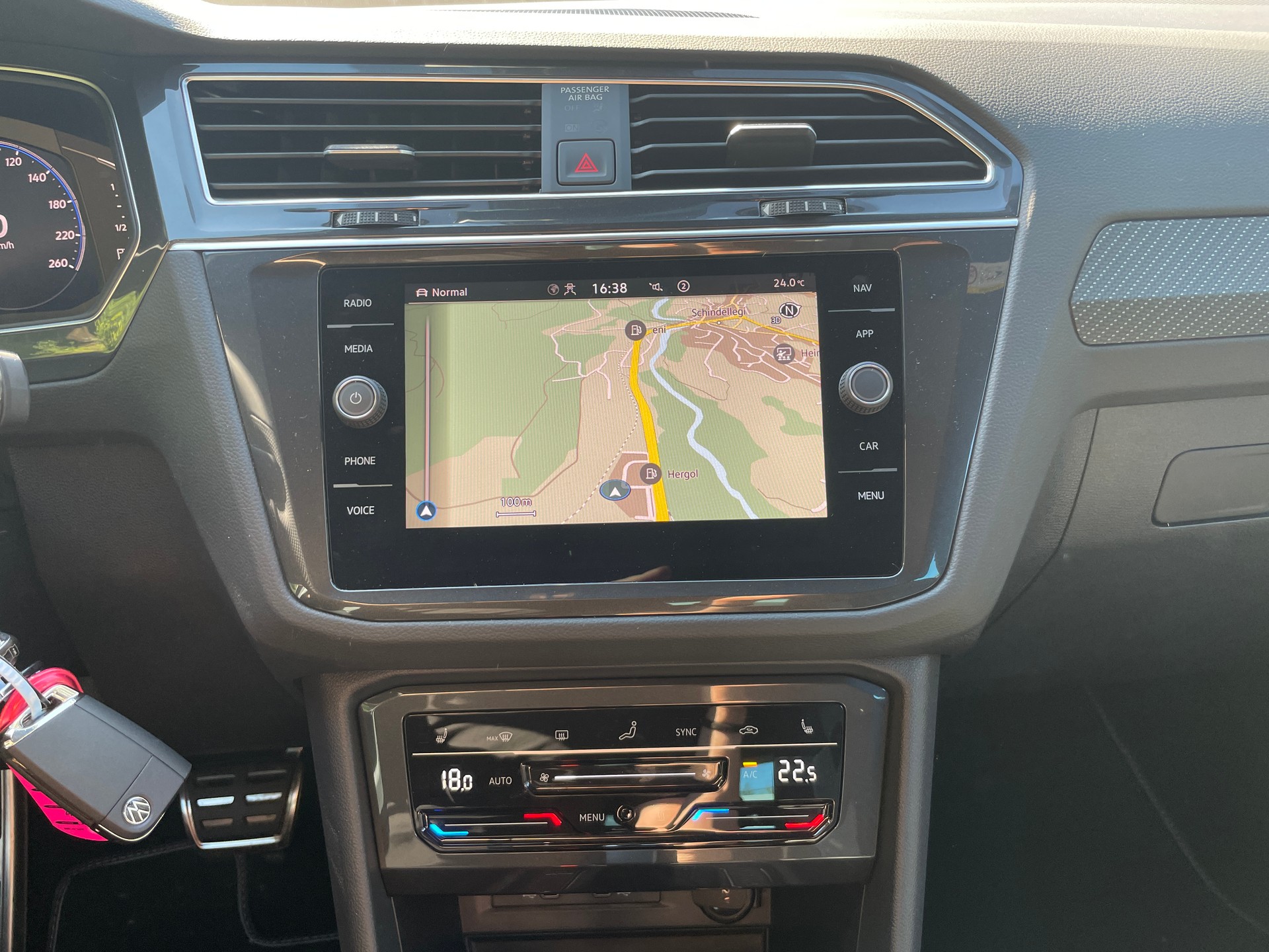 VW Tiguan 2.0 TDI SCR R-Line 4Motion DSG-image-22