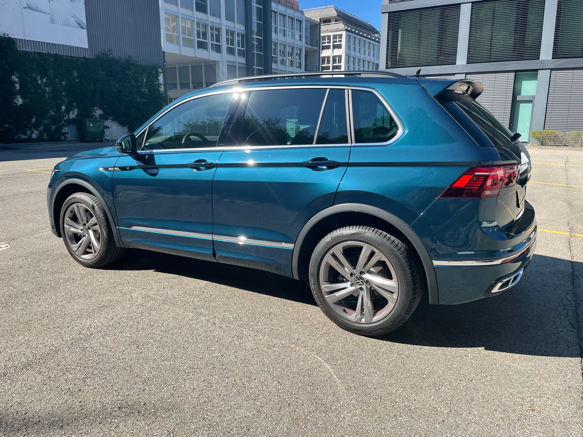 VW Tiguan 2.0 TDI SCR R-Line 4Motion DSG-showroom-element-2