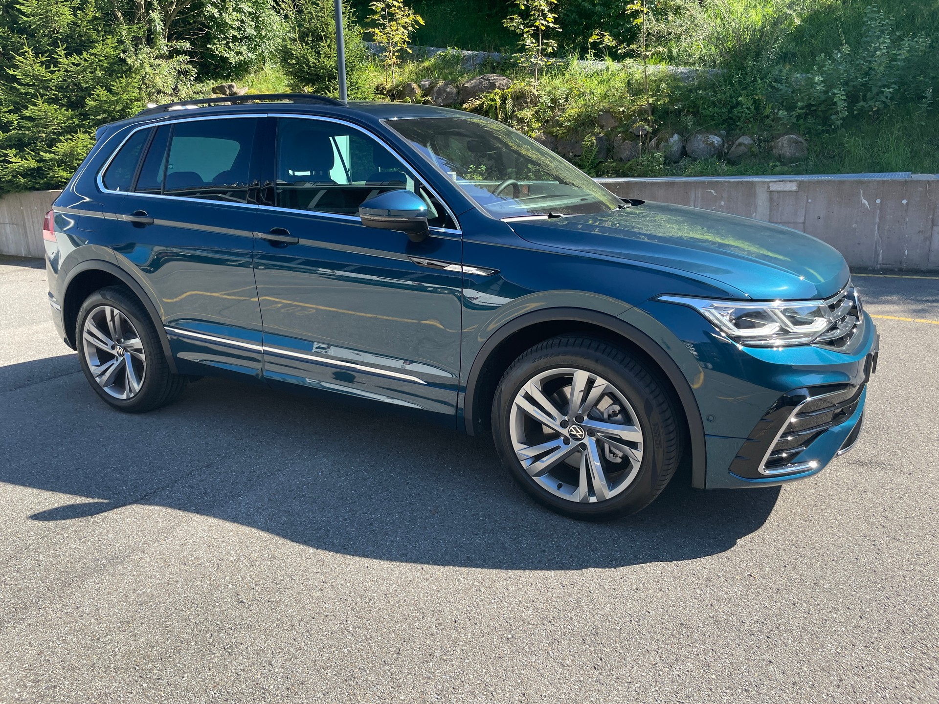 VW Tiguan 2.0 TDI SCR R-Line 4Motion DSG-image-9