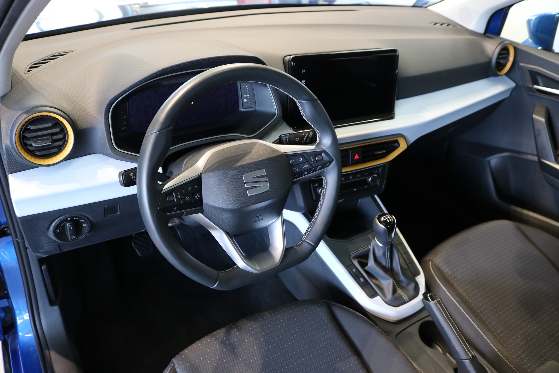 SEAT Arona 1.0 TSI Eco Style-showroom-element-1