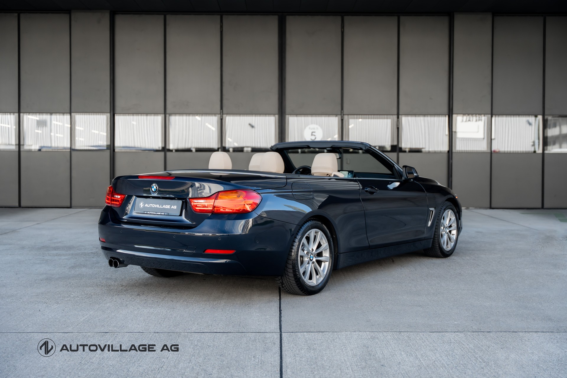 BMW 420i Cabriolet Steptronic-showroom-element-1