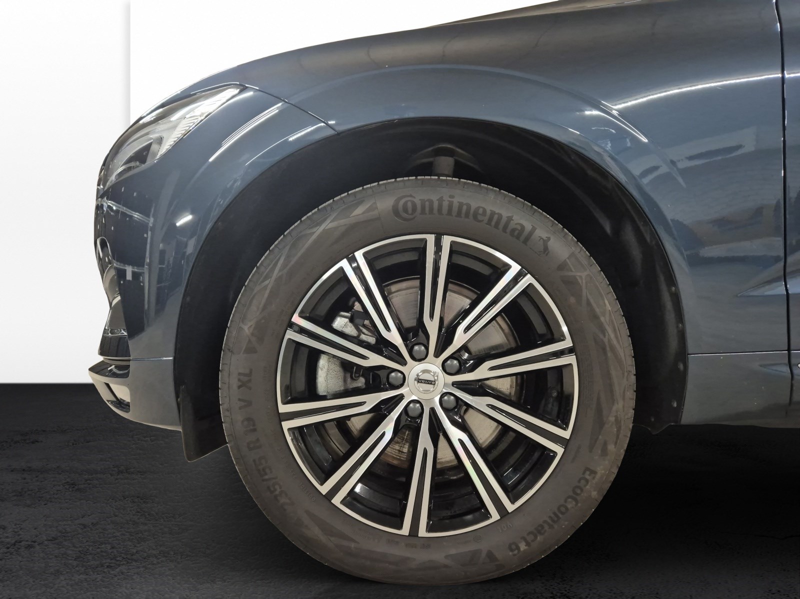 VOLVO XC60 2.0 B5 MH Inscription AWD-image-18