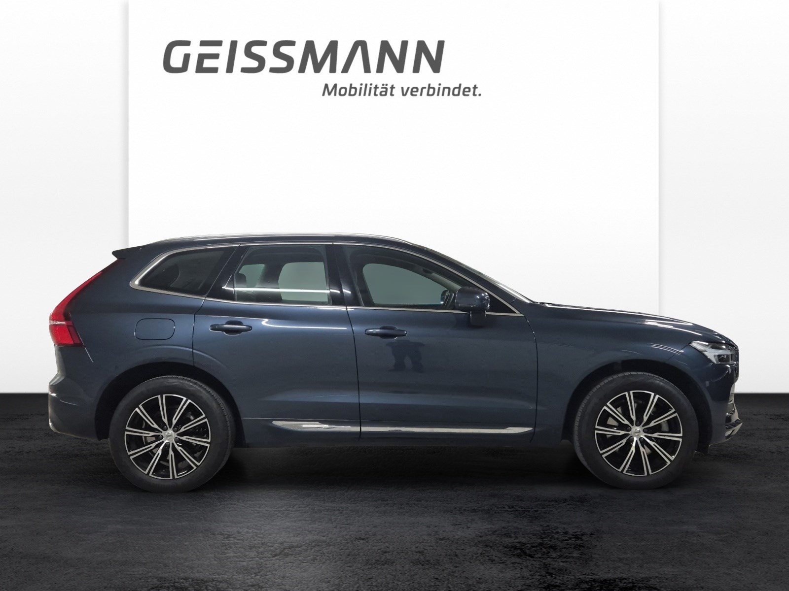 VOLVO XC60 2.0 B5 MH Inscription AWD-image-3