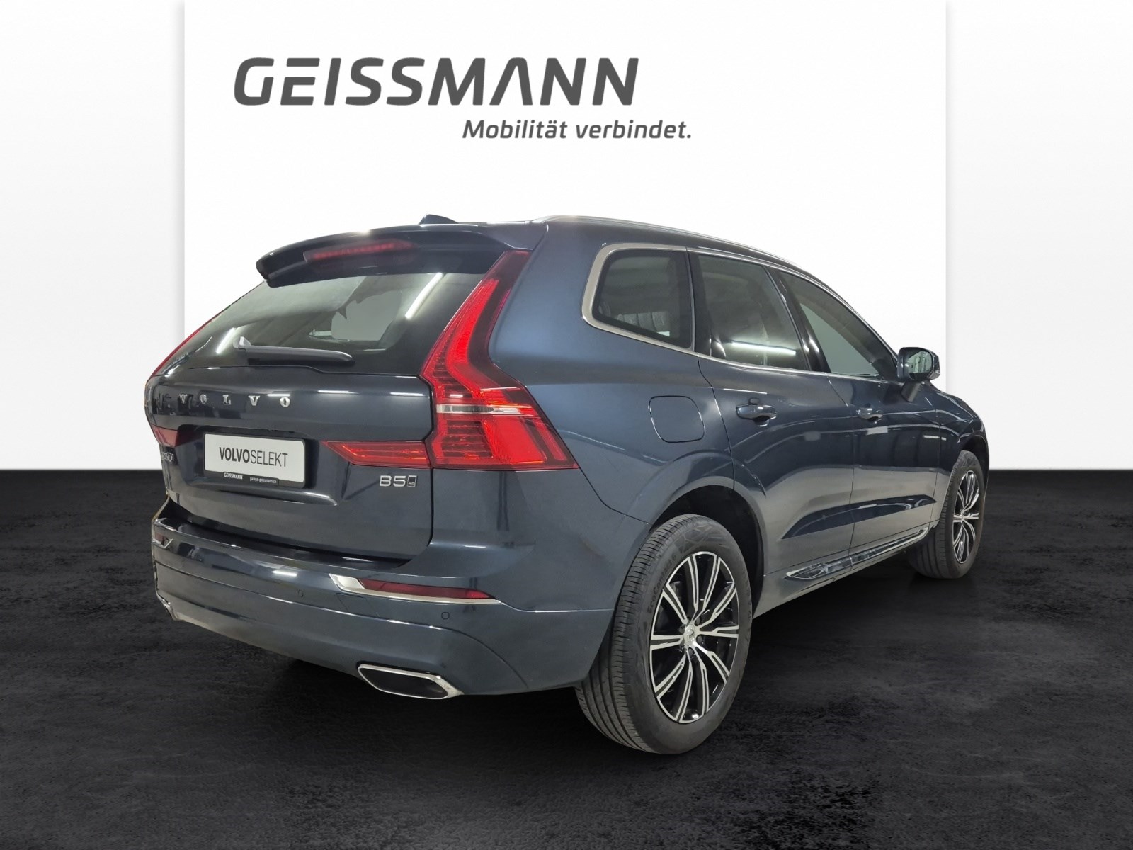 VOLVO XC60 2.0 B5 MH Inscription AWD-image-4