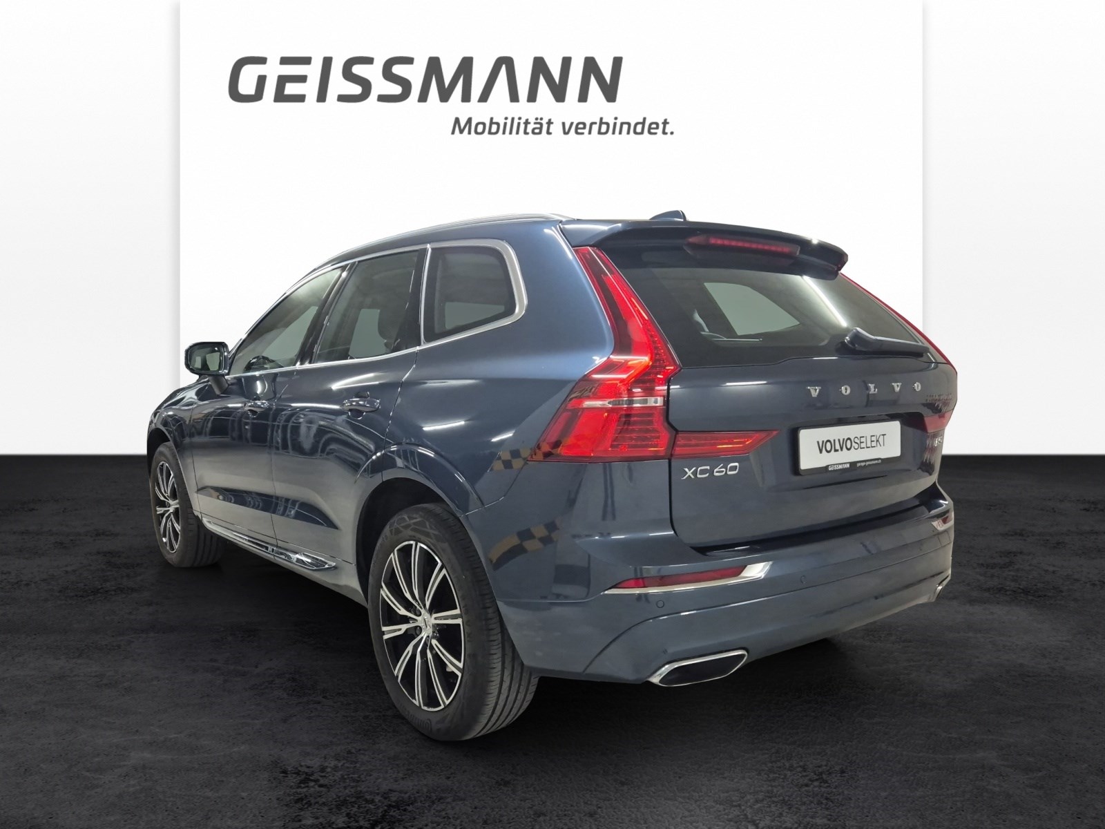 VOLVO XC60 2.0 B5 MH Inscription AWD-image-5
