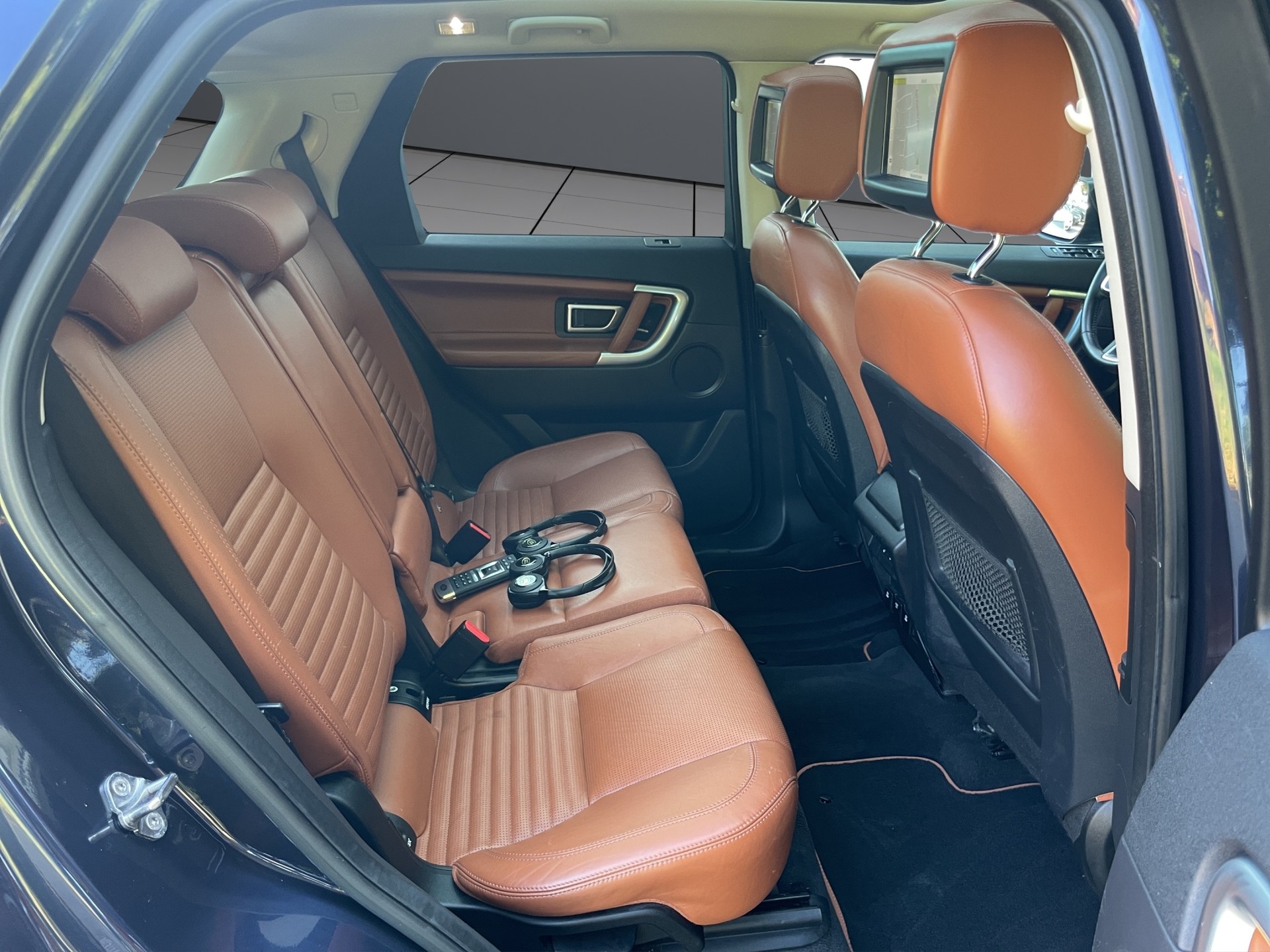 LAND ROVER Discovery Sport 2.0 TD4 HSE Luxury AT9-image-7