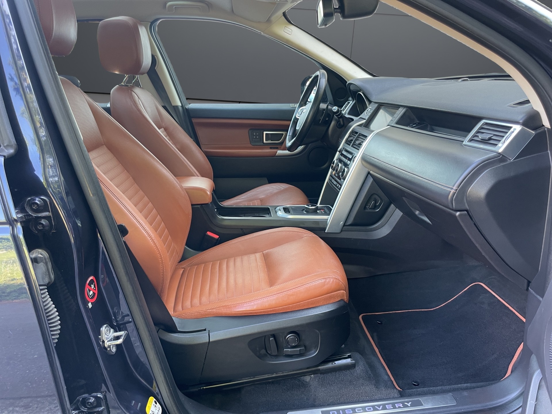 LAND ROVER Discovery Sport 2.0 TD4 HSE Luxury AT9-image-6