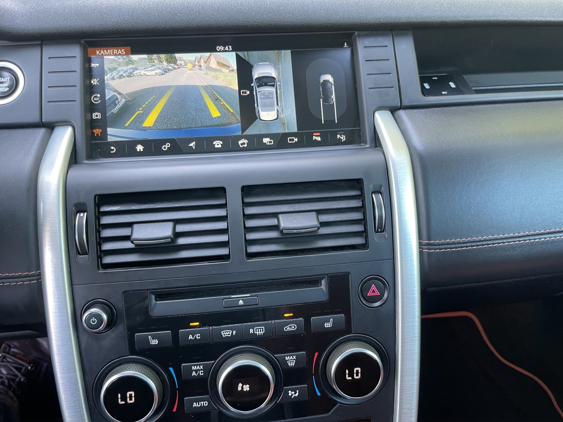 LAND ROVER Discovery Sport 2.0 TD4 HSE Luxury AT9-image-9