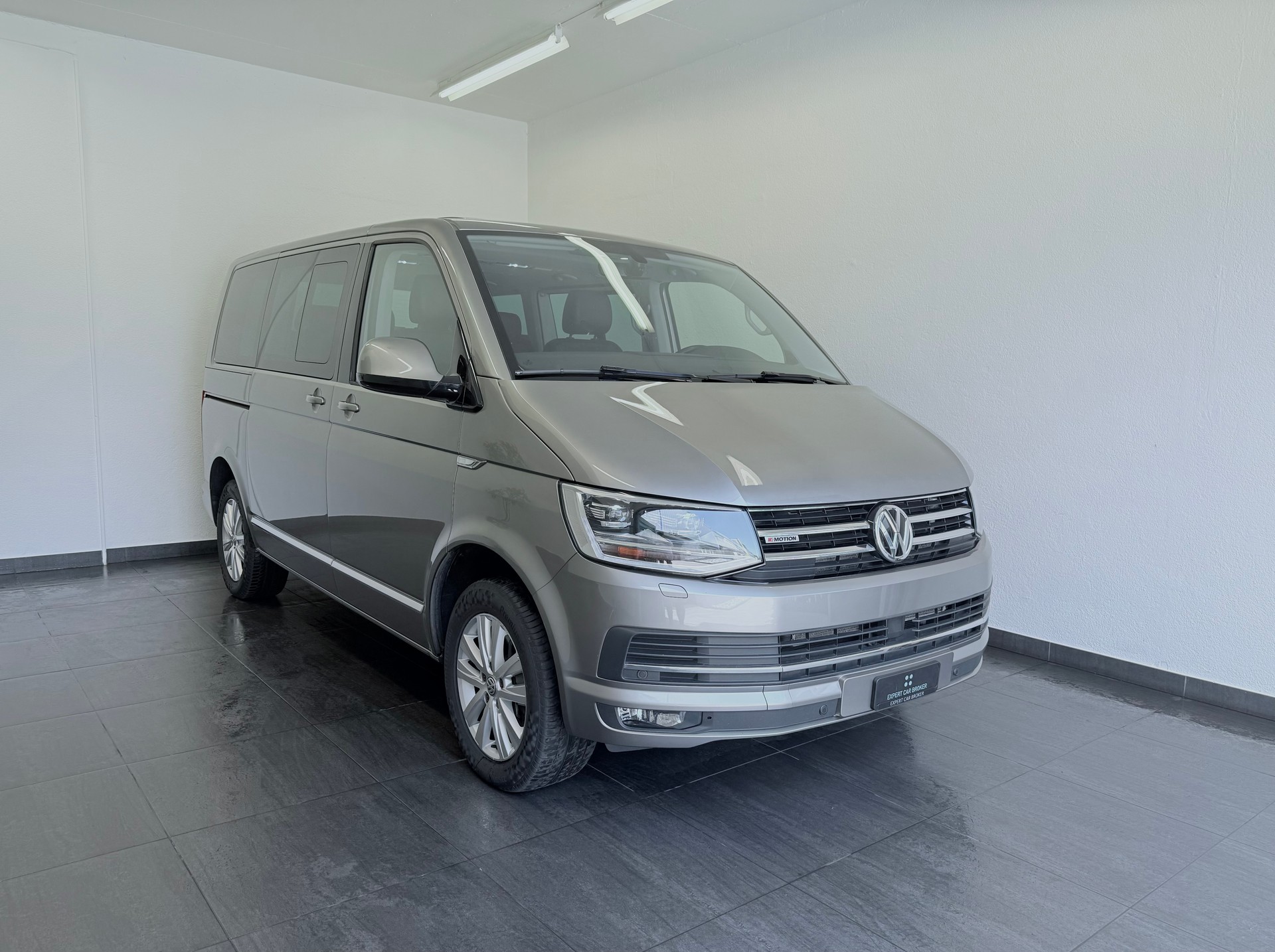 VW T6 Multivan 2.0 Bi-TDI Highline 4Motion-showroom-element-1