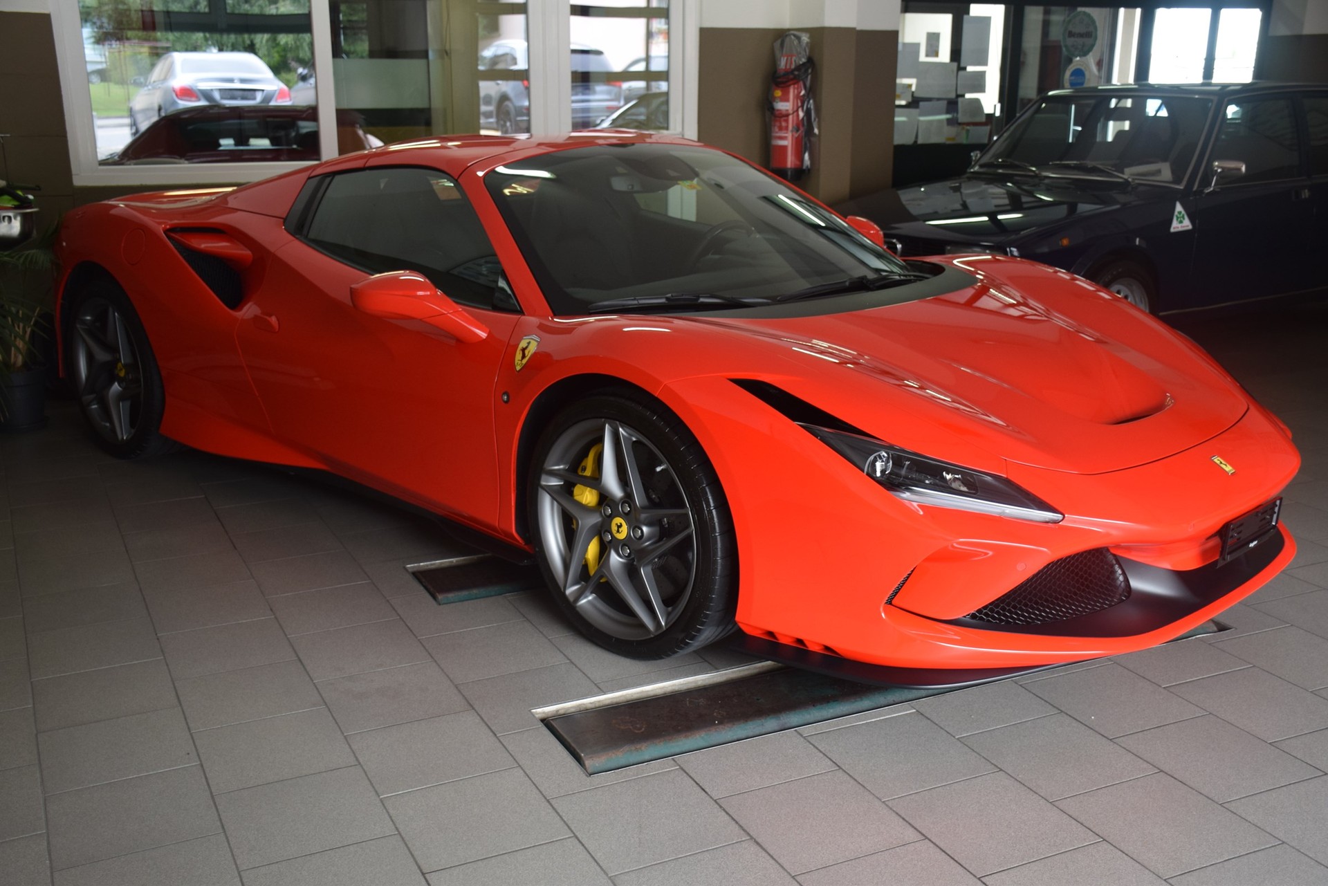 FERRARI F8 Spider-image-3