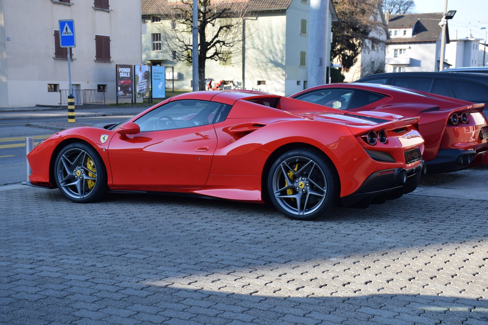FERRARI F8 Spider-image-2