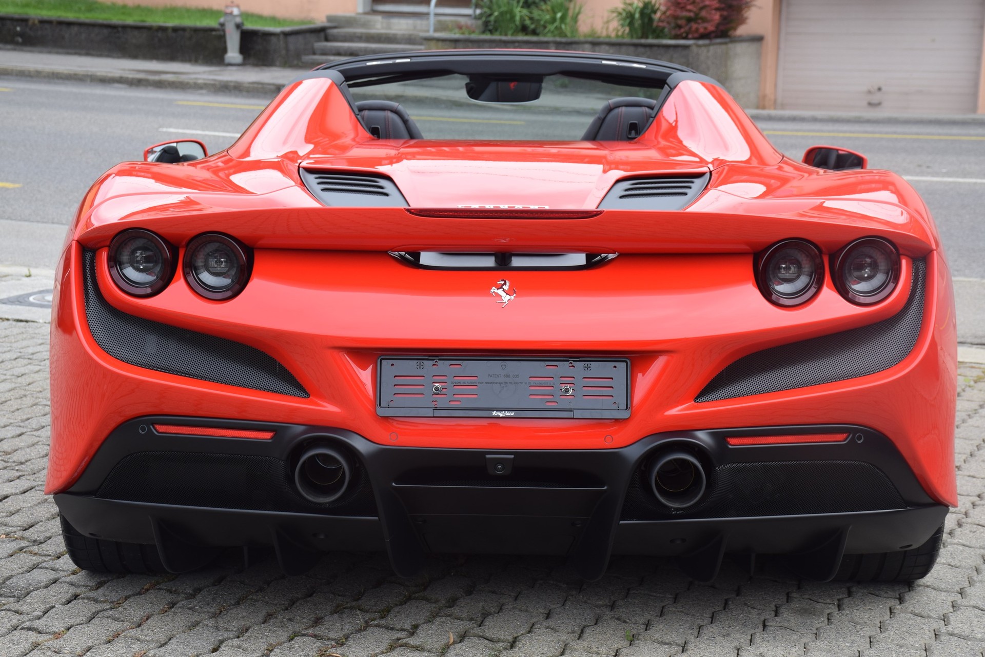FERRARI F8 Spider-image-8