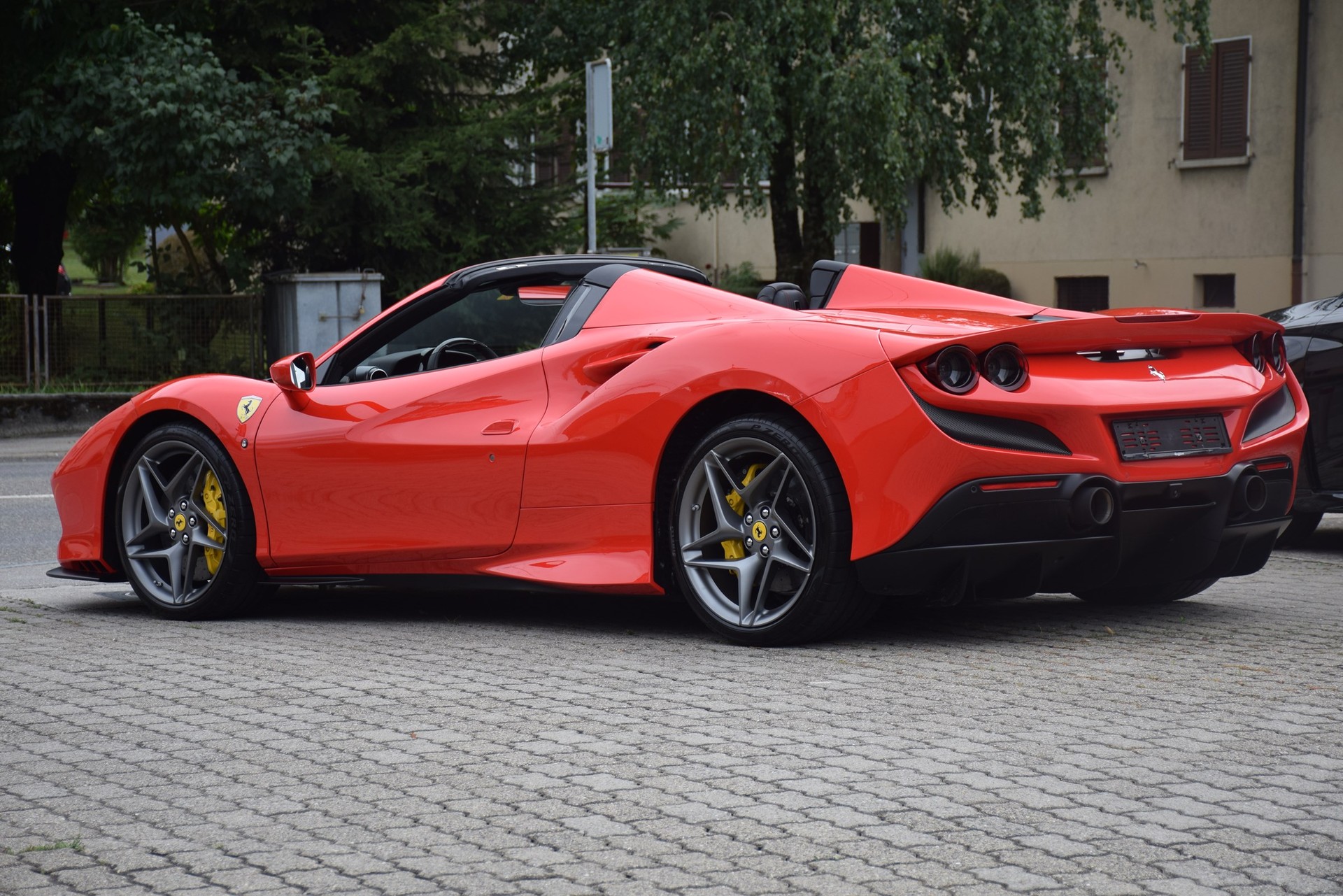 FERRARI F8 Spider-image-9