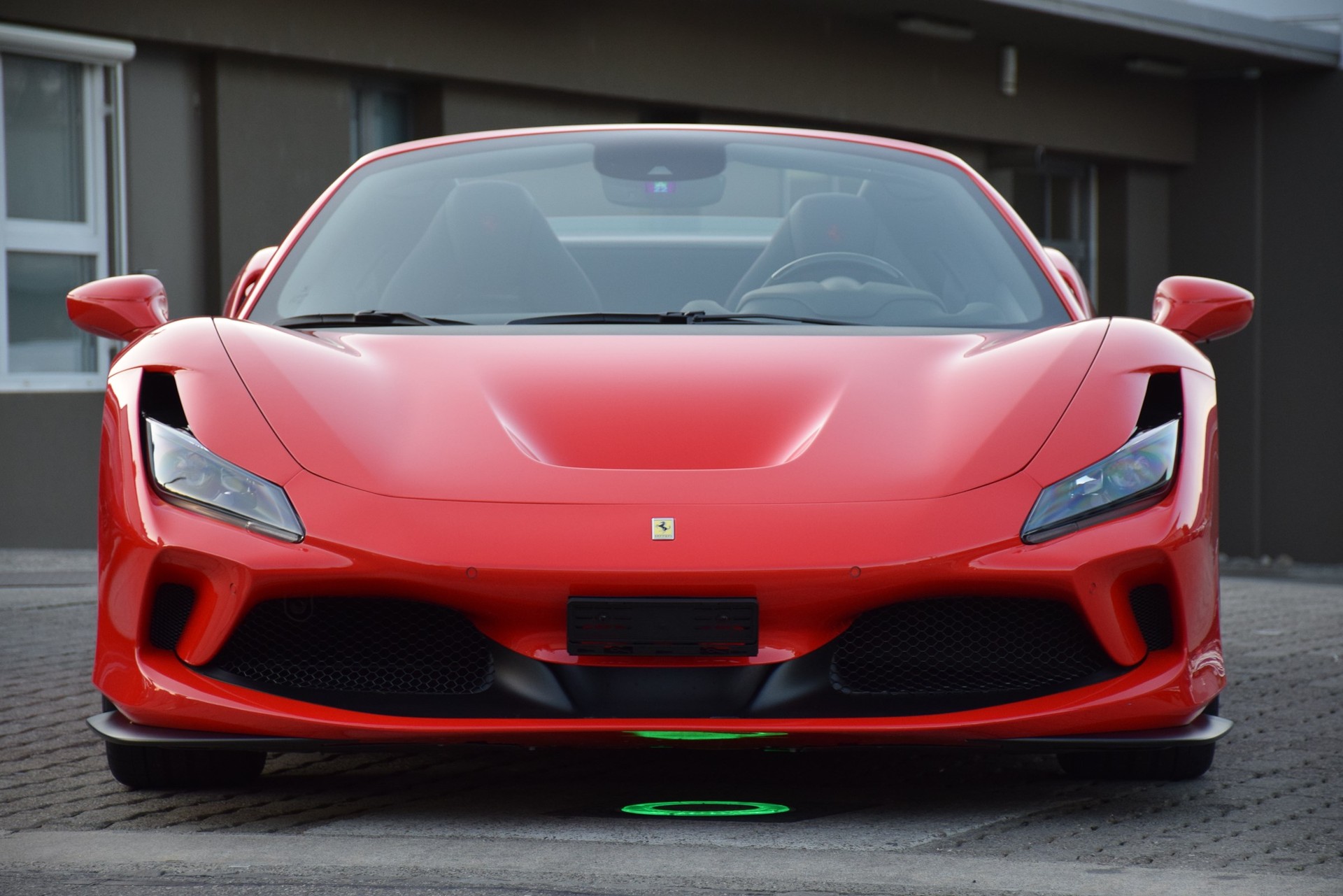FERRARI F8 Spider-image-1