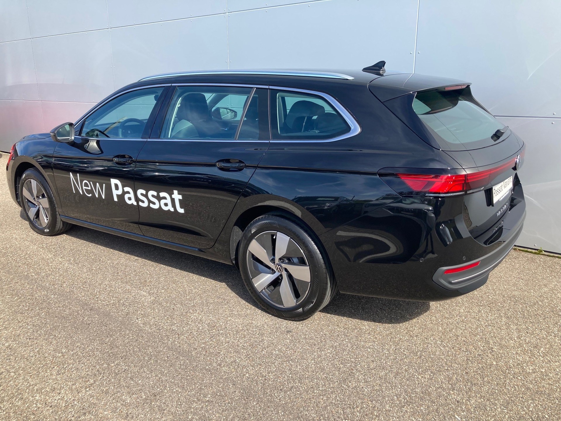 VW Passat Variant 1.5 eTSI evo2 Business DSG-image-3