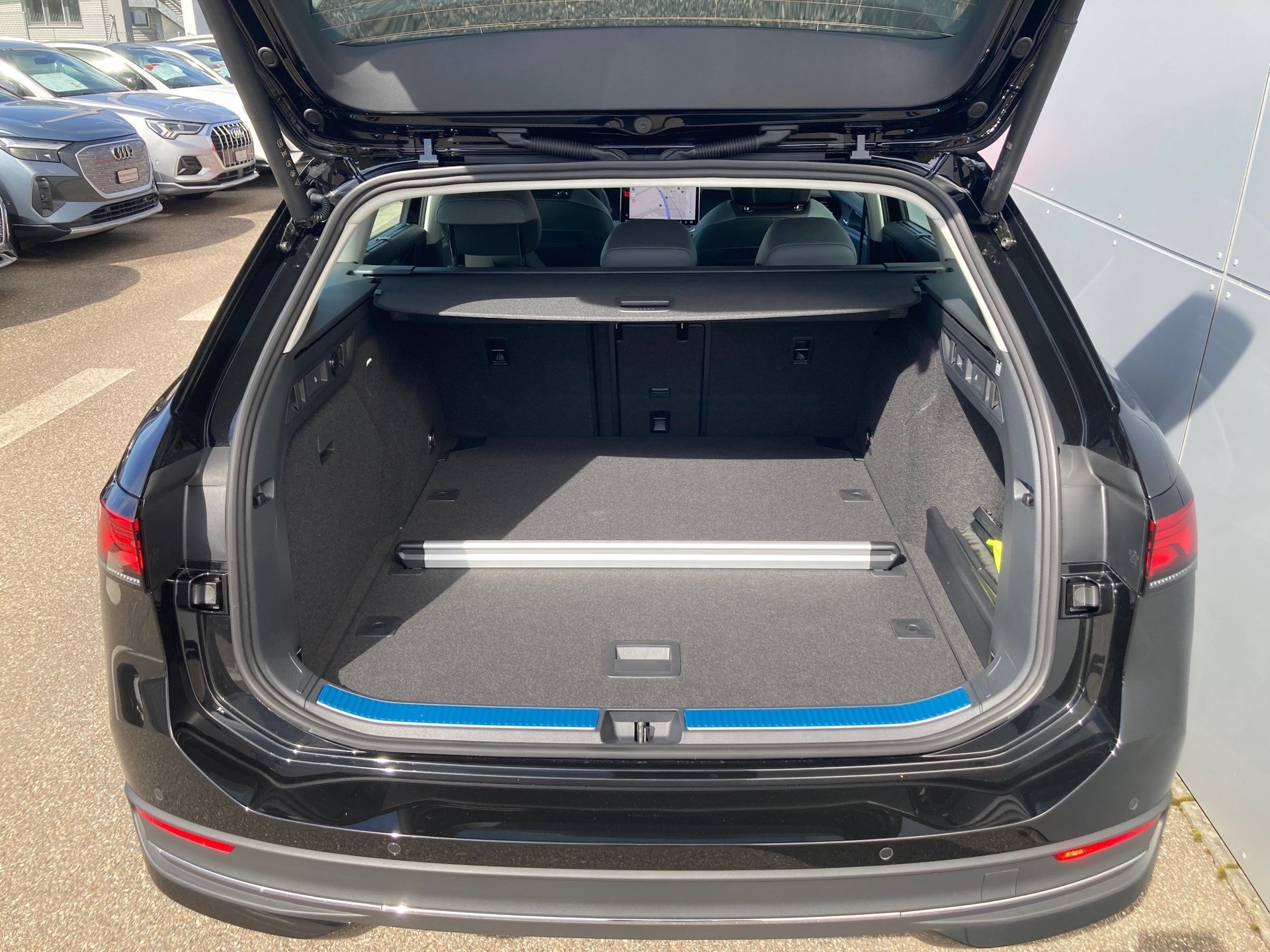 VW Passat Variant 1.5 eTSI evo2 Business DSG-image-7