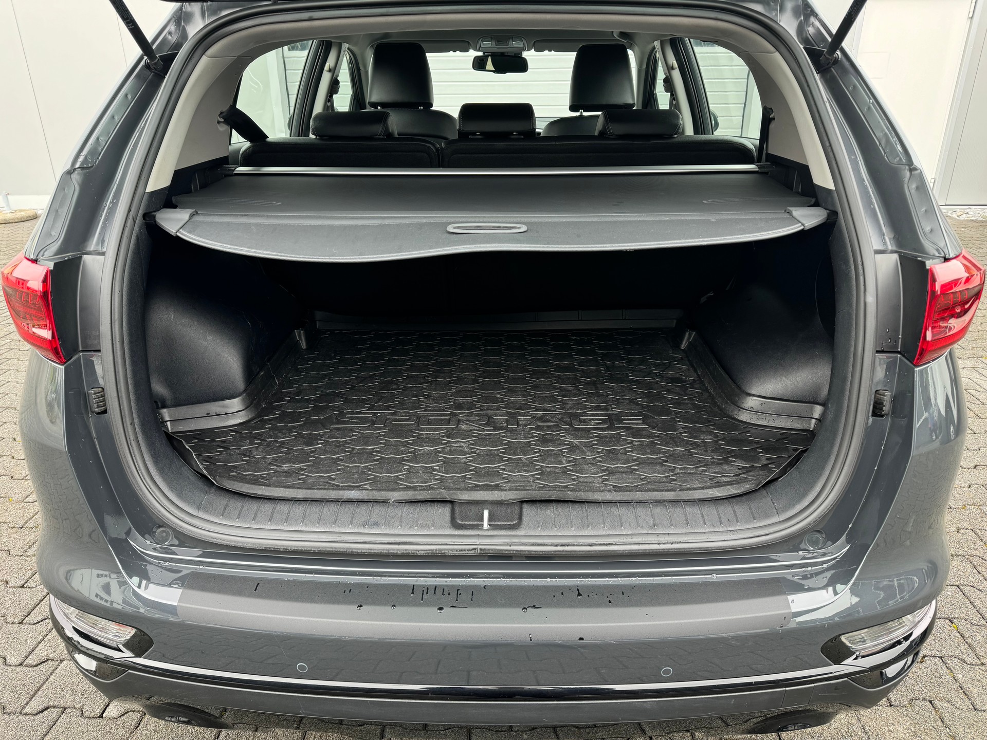 KIA Sportage 1.6 T-GDi Black Edition 4WD Automat*TOP ZUSTAND*TOP AUSSTATTUNG*-showroom-element-3