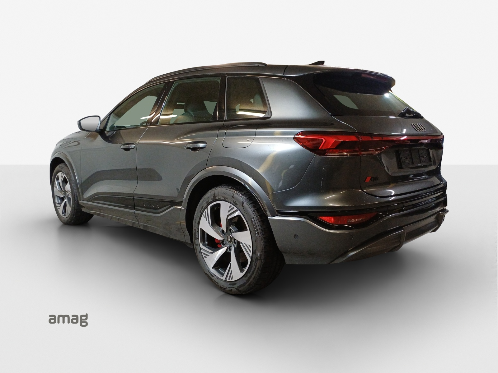 AUDI Q6 e-tron quattro-showroom-element-2