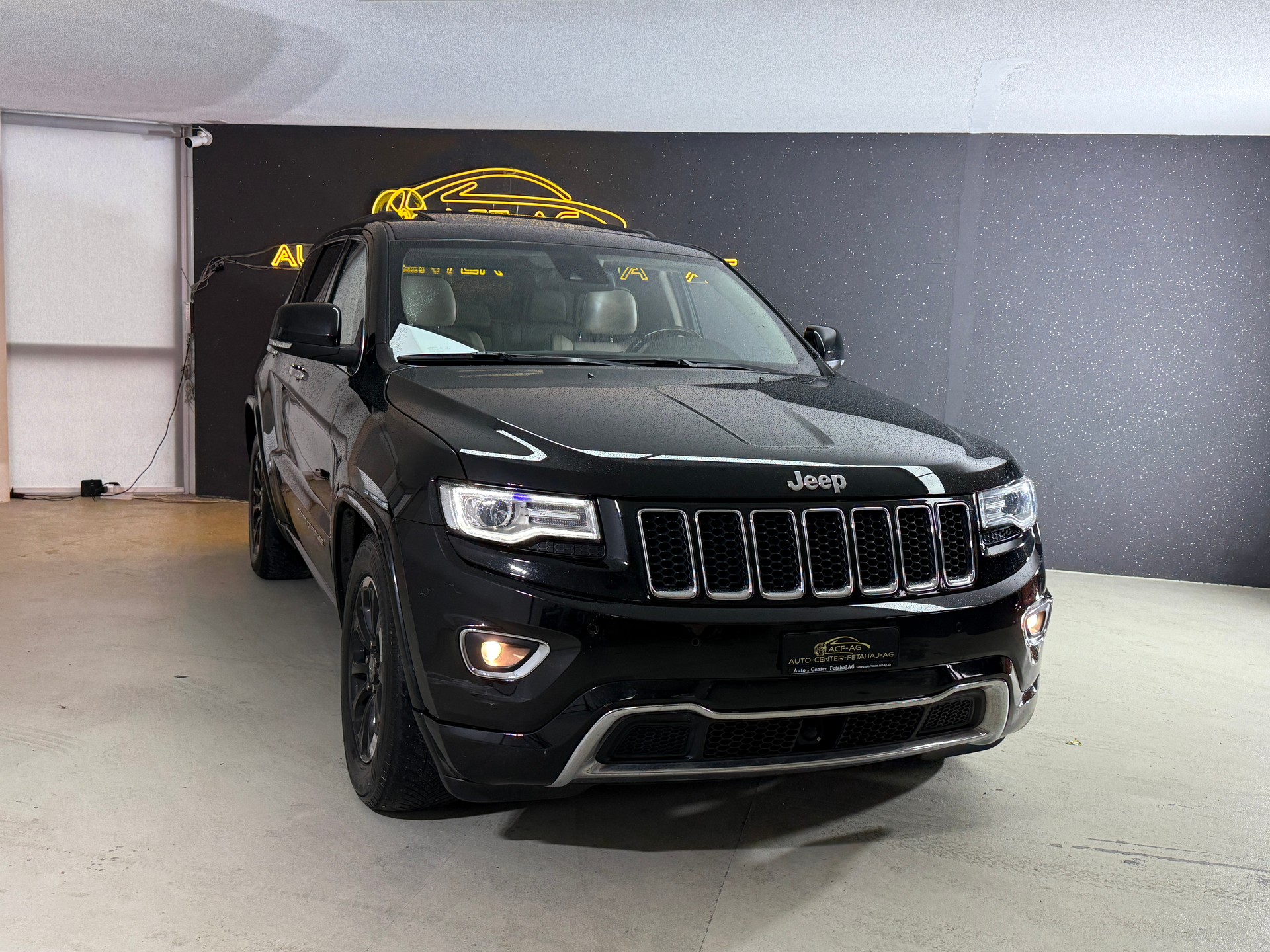 JEEP Grand Cherokee 3.0 CRD Overland Automatic-showroom-element-2