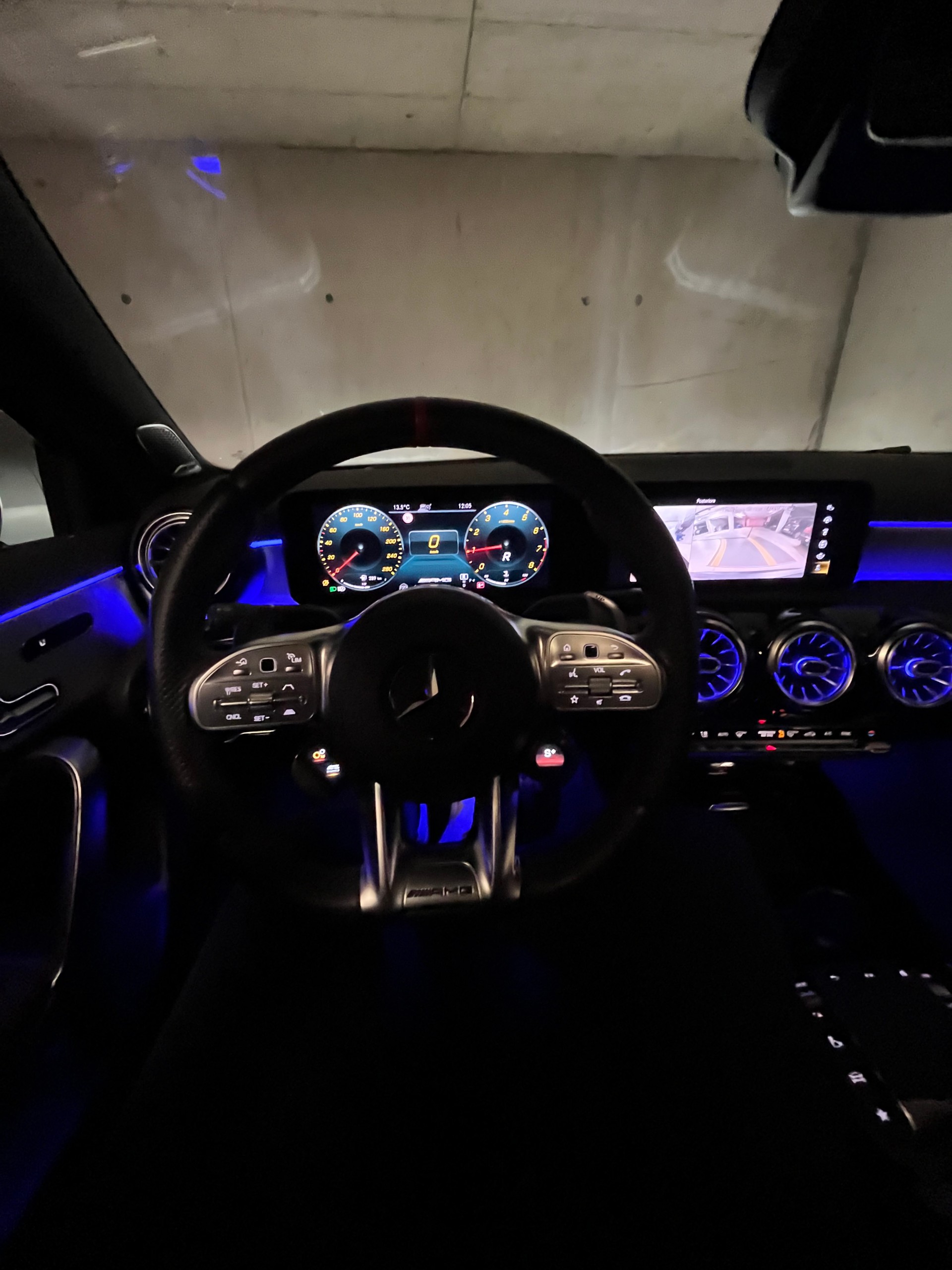 MERCEDES-BENZ A 35 AMG 4Matic Speedshift-image-28