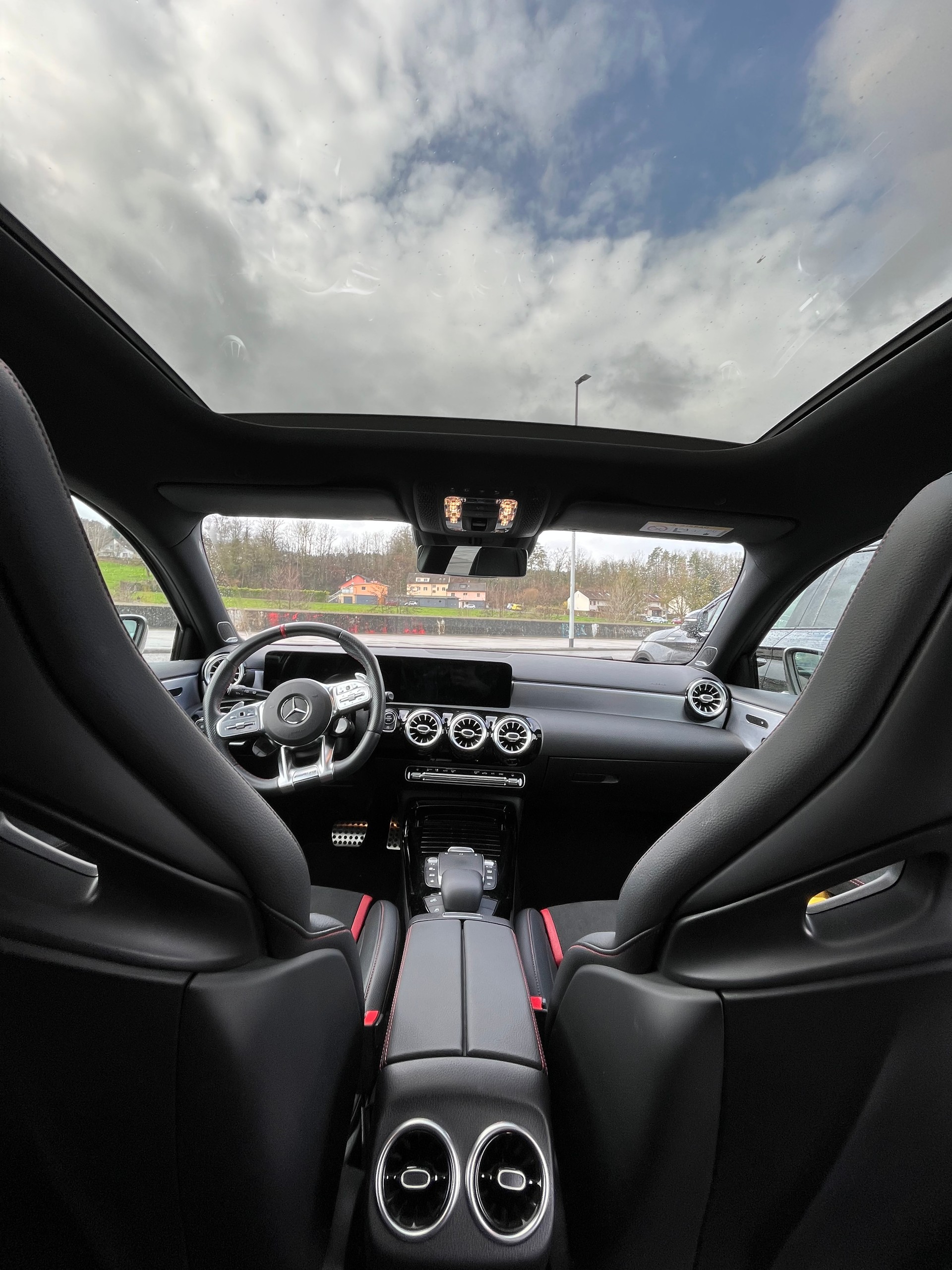 MERCEDES-BENZ A 35 AMG 4Matic Speedshift-image-19