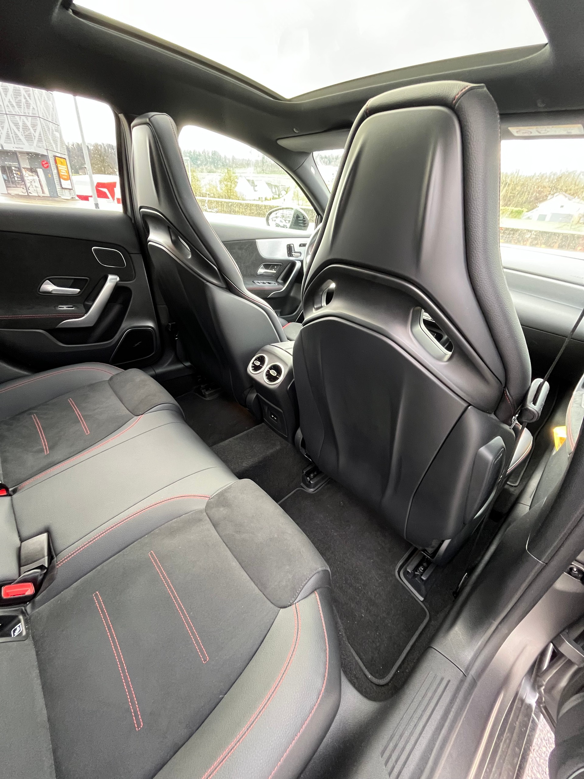 MERCEDES-BENZ A 35 AMG 4Matic Speedshift-image-20