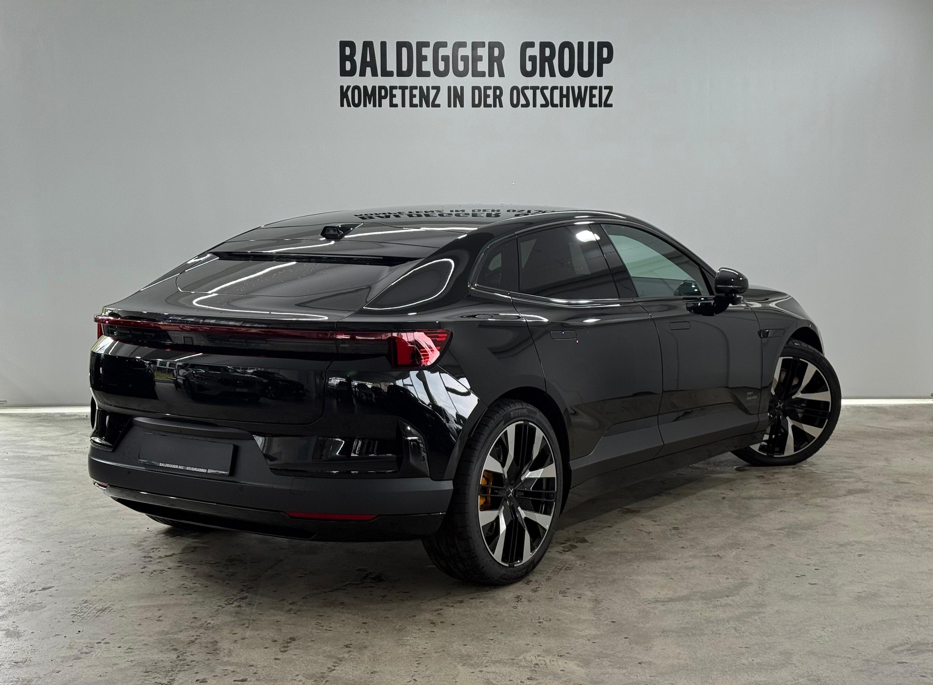 POLESTAR 4 Long Range Dual Motor Perfor-showroom-element-2