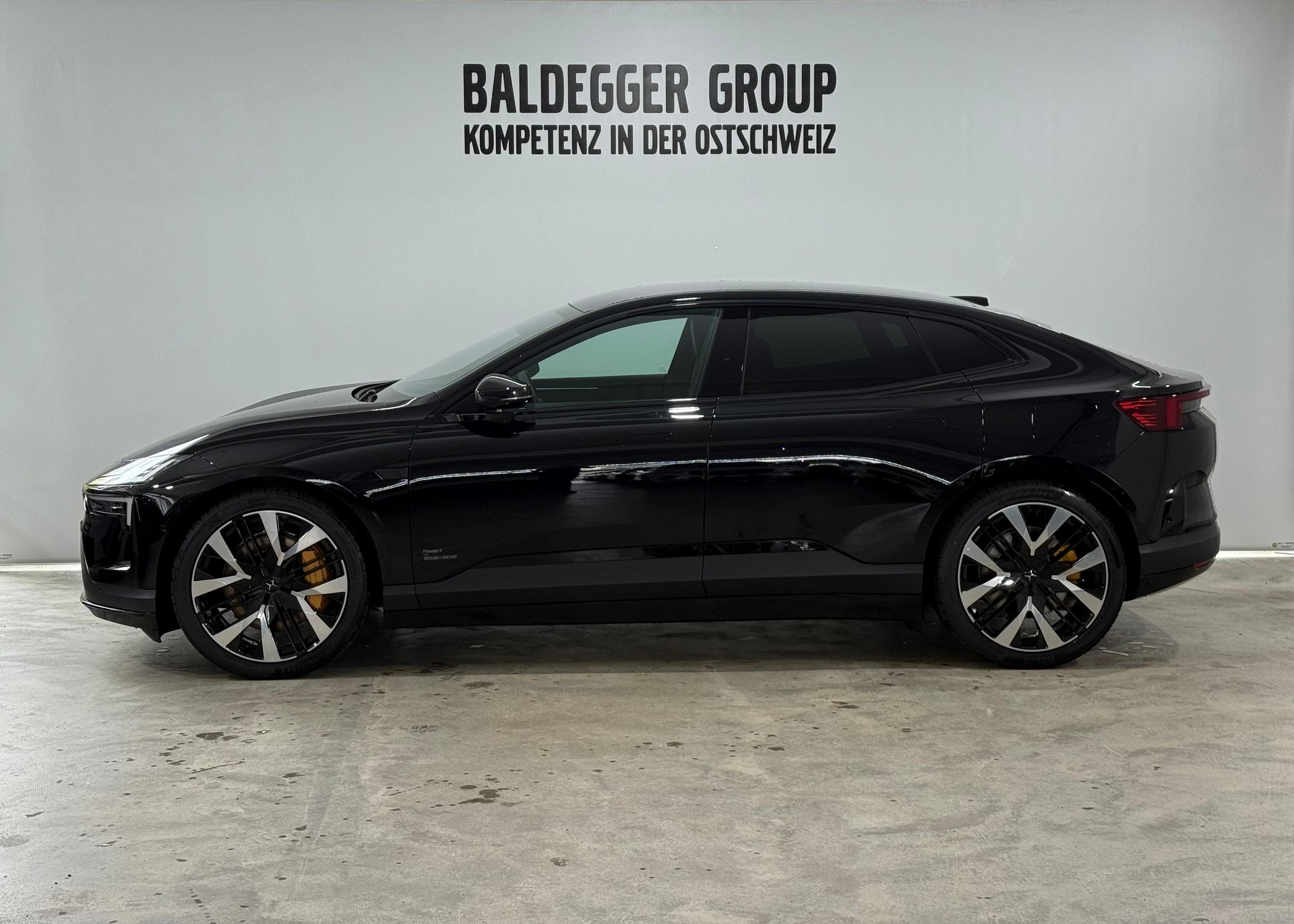 POLESTAR 4 Long Range Dual Motor Perfor-showroom-element-1