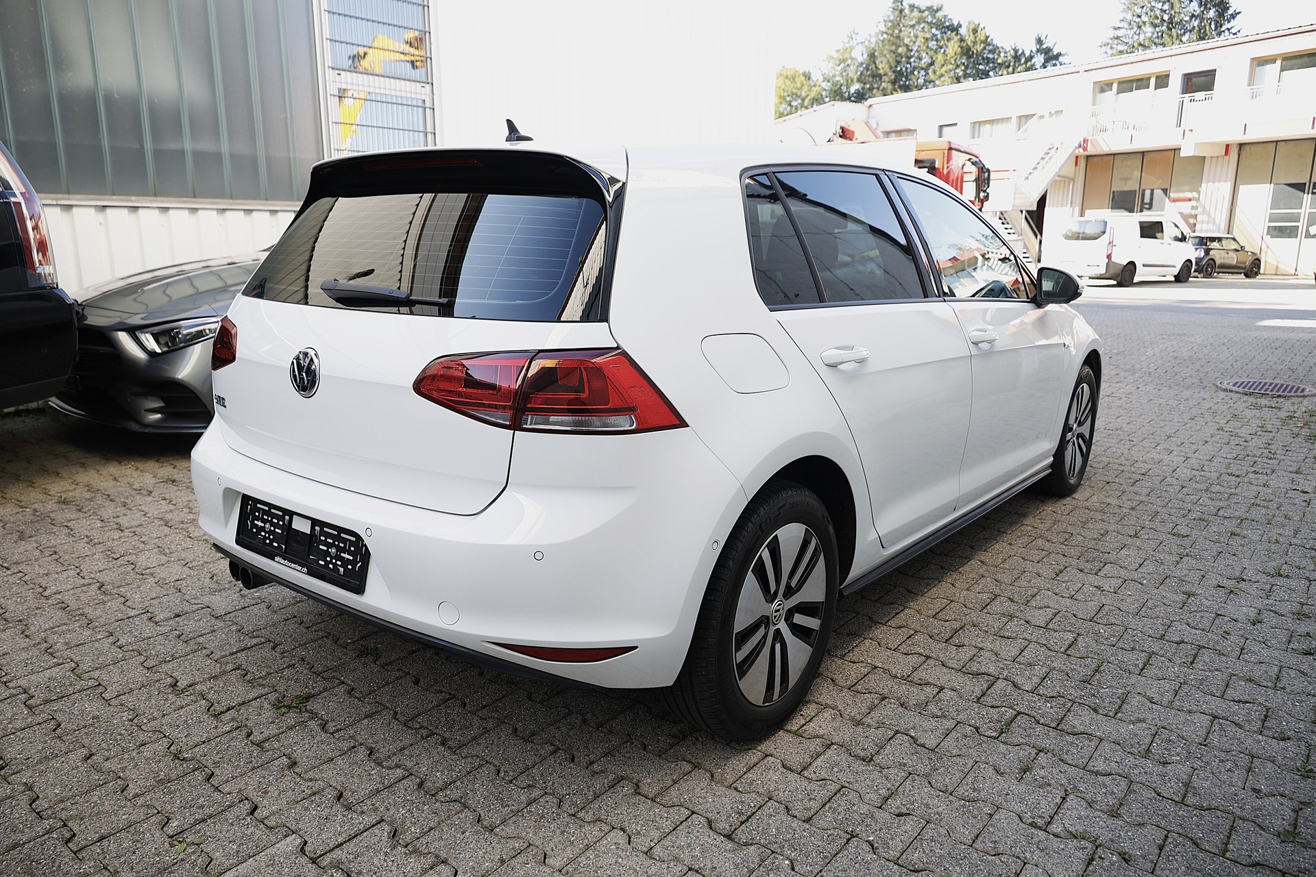 VW Golf 1.4 TSI GTE DSG-showroom-element-3