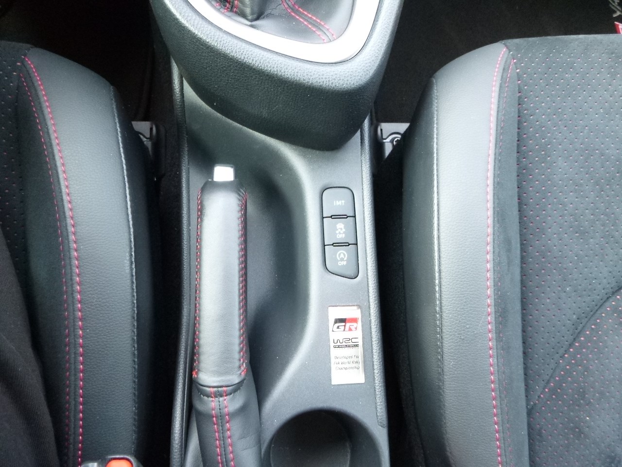 TOYOTA Yaris 1.6 GR Sport-image-14