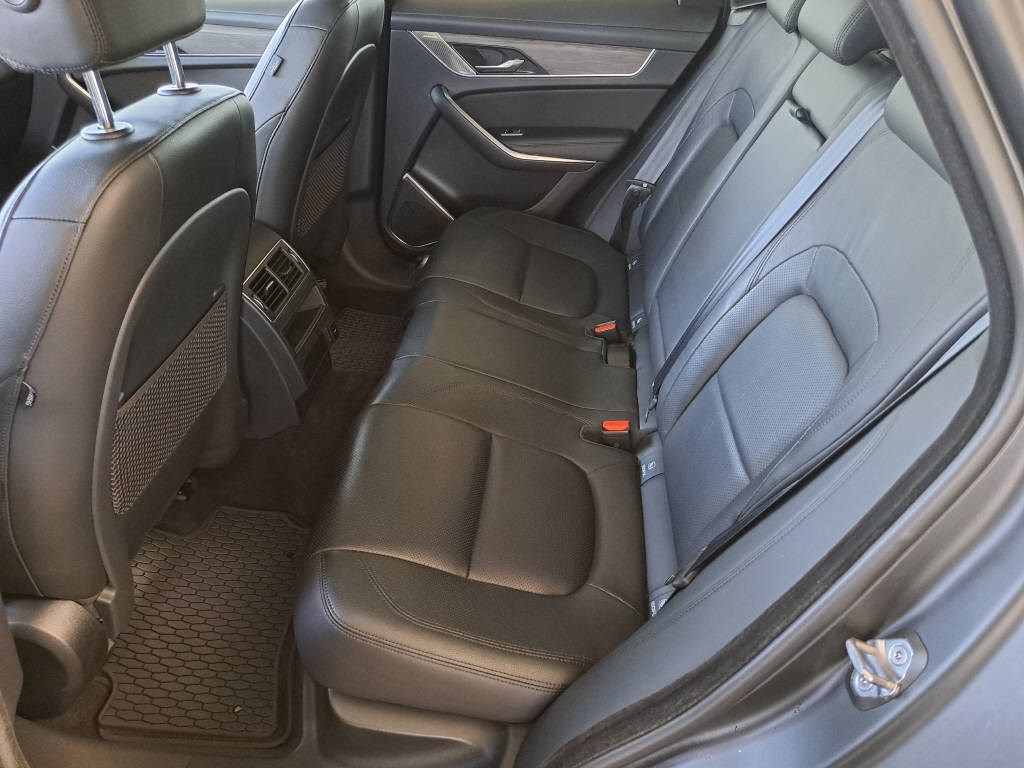 JAGUAR F-Pace 2.0 I4 P250 SE AWD (crochet)-image-10