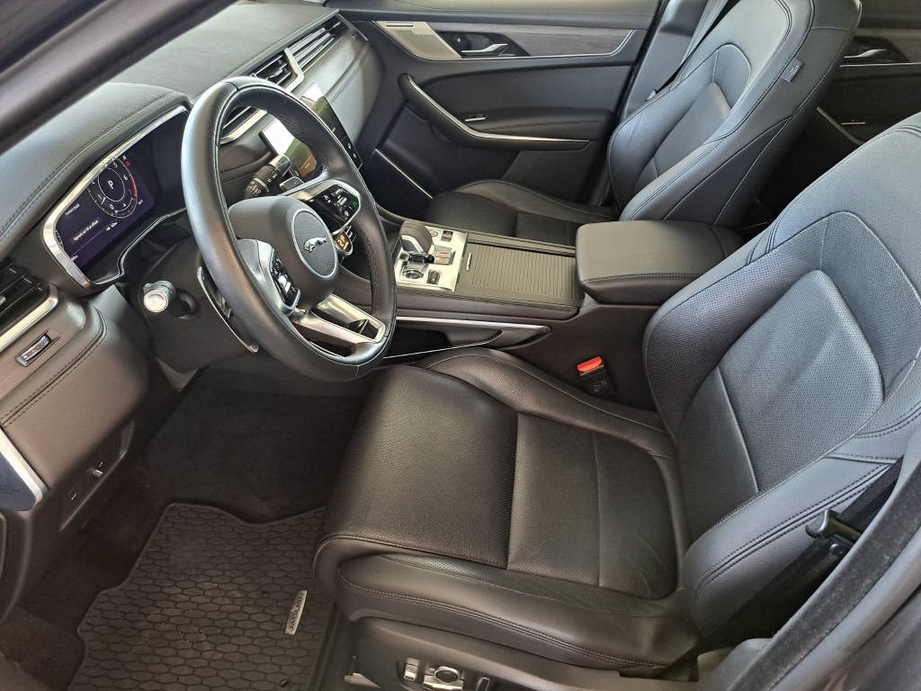 JAGUAR F-Pace 2.0 I4 P250 SE AWD (crochet)-image-8