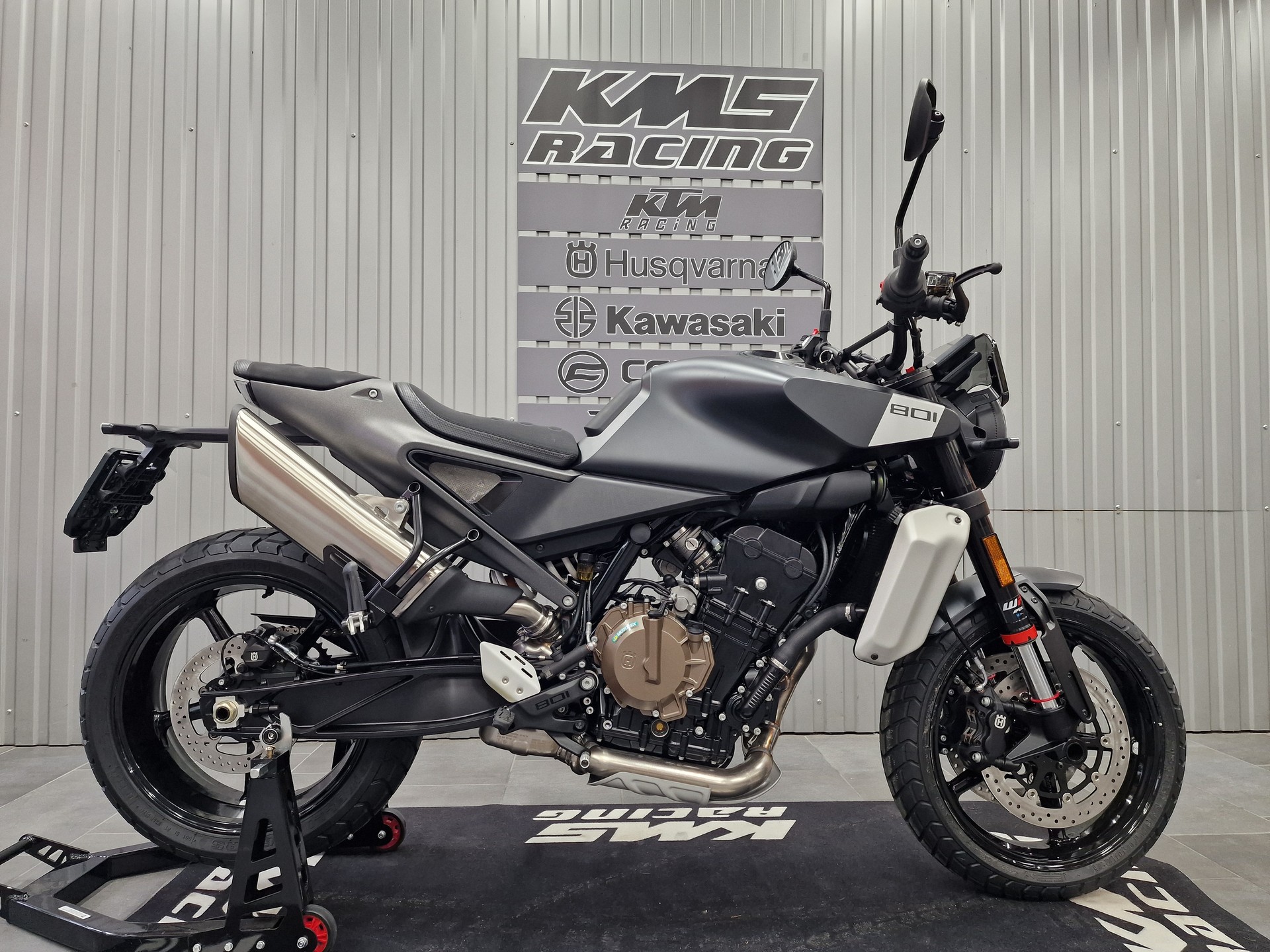 HUSQVARNA SVARTPILEN 125 acquistare un veicolo usato AutoScout24