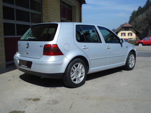 VW Golf 1.8 T GTI-showroom-element-2