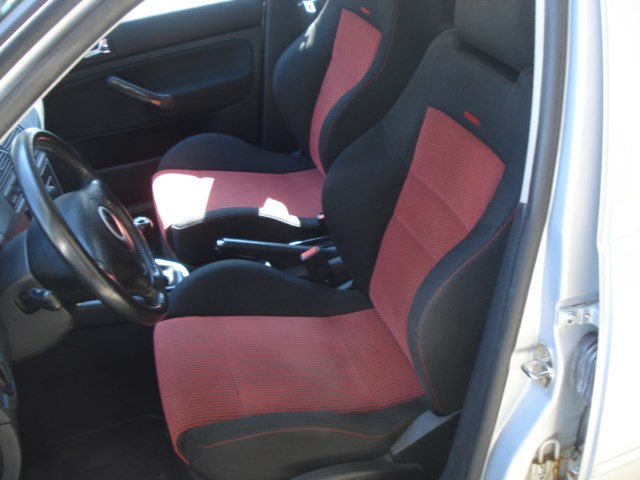 VW Golf 1.8 T GTI-showroom-element-3