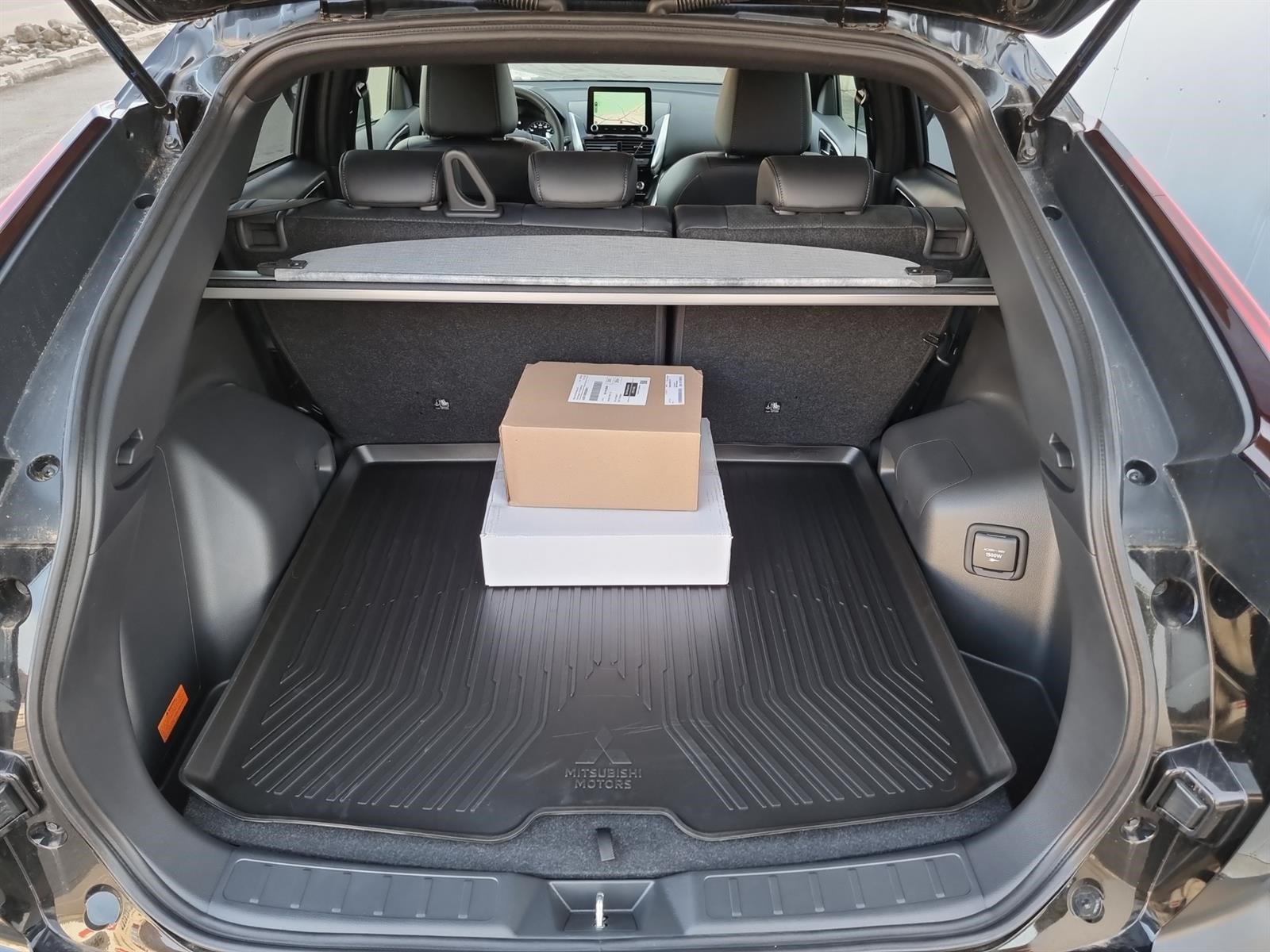 MITSUBISHI Eclipse Cross 2.4 PHEV Intense 4x4-image-12