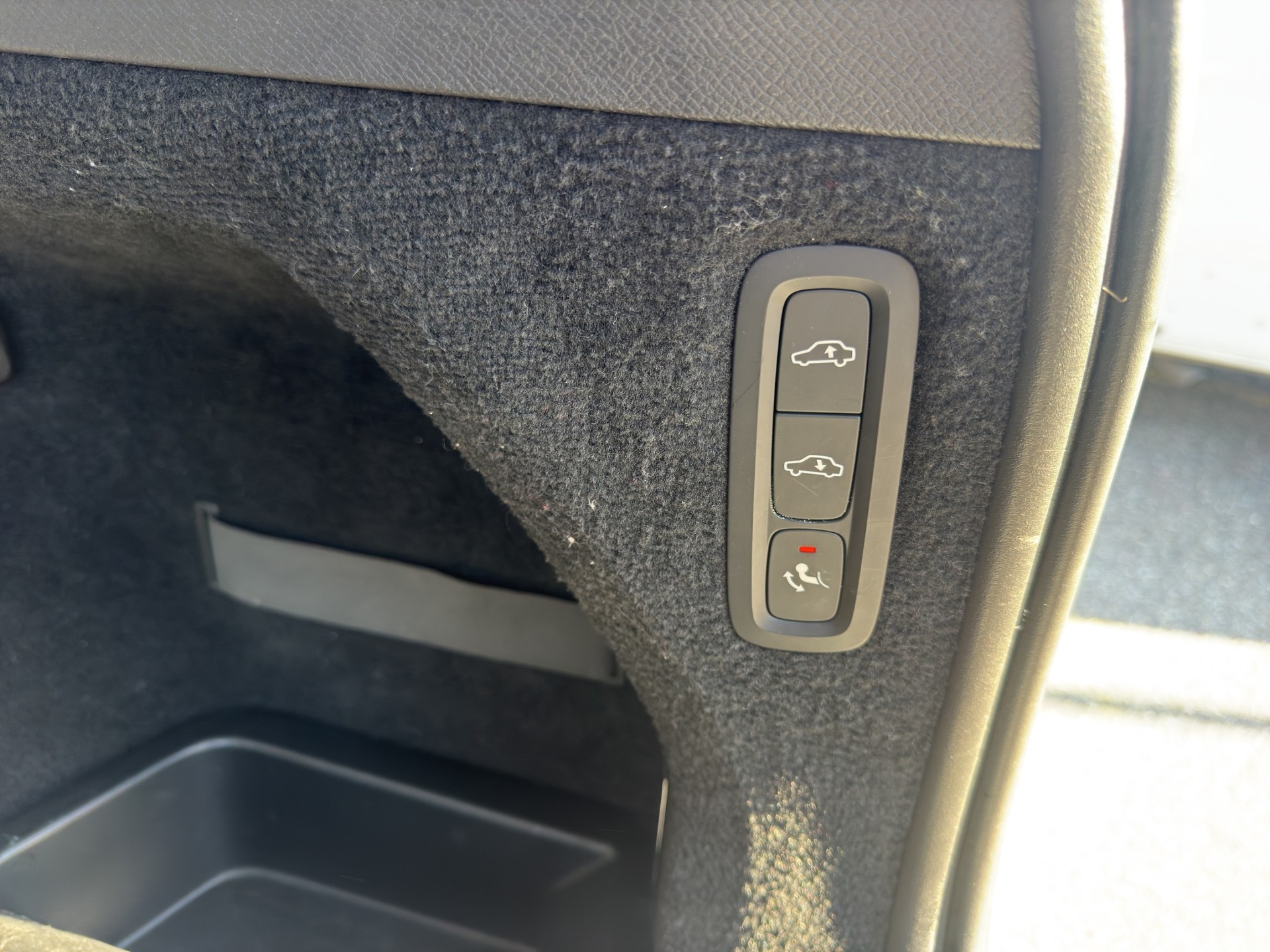 VOLVO XC90 D5 AWD R-Design Geartronic-image-3