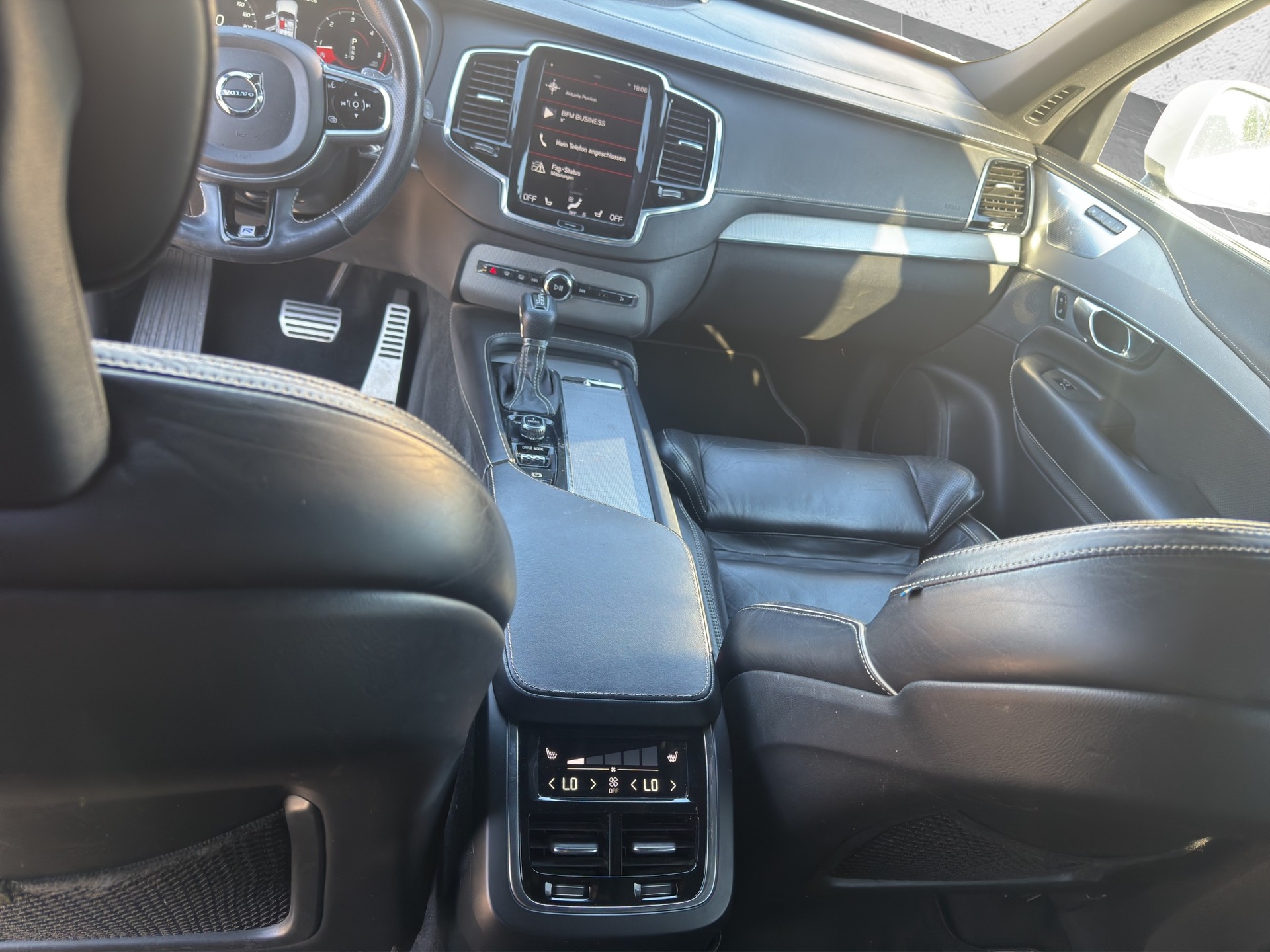 VOLVO XC90 D5 AWD R-Design Geartronic-image-8