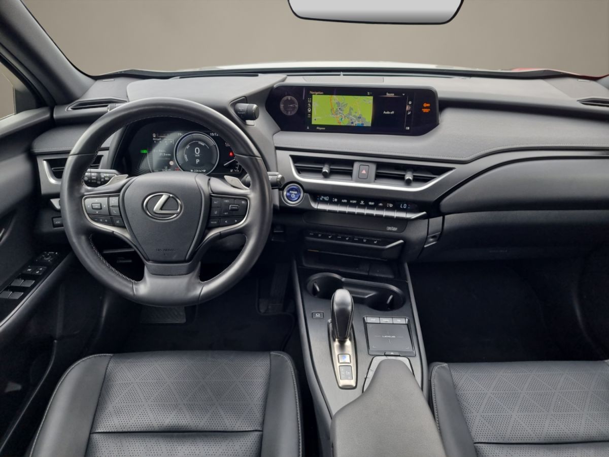 LEXUS UX 300e excellence elektrisch-image-11