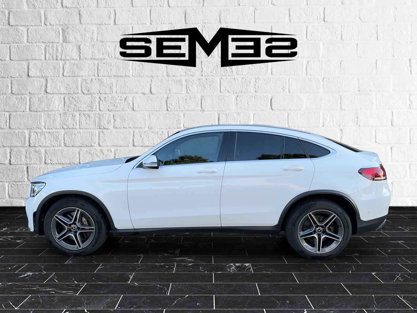 MERCEDES-BENZ GLC Coupé 220 d AMG Line 4Matic 9G-Tronic-showroom-element-1