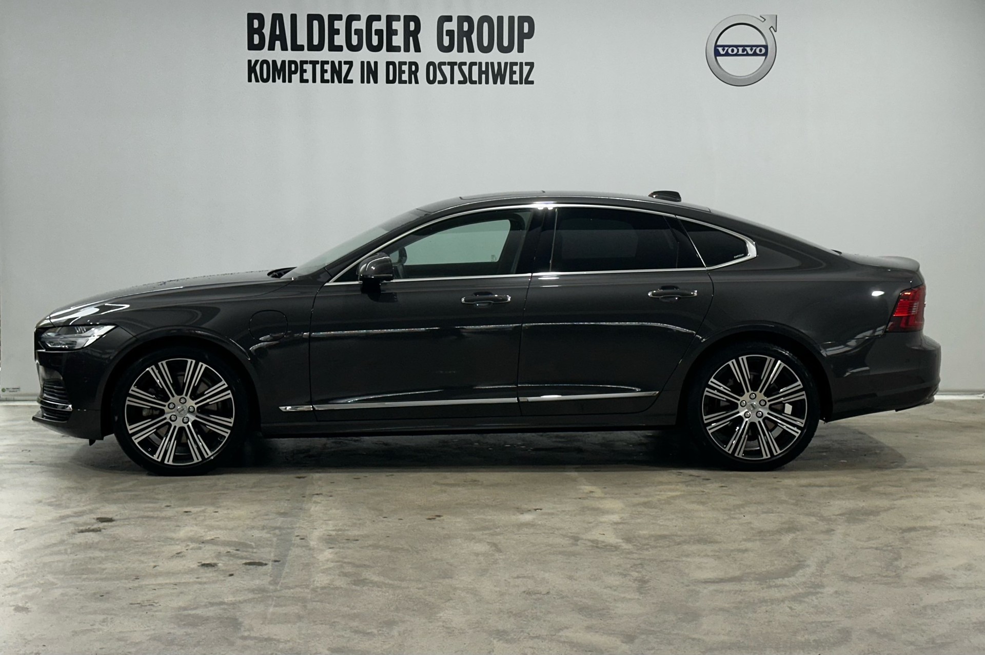 VOLVO S90 T8 eAWD Inscription-showroom-element-1