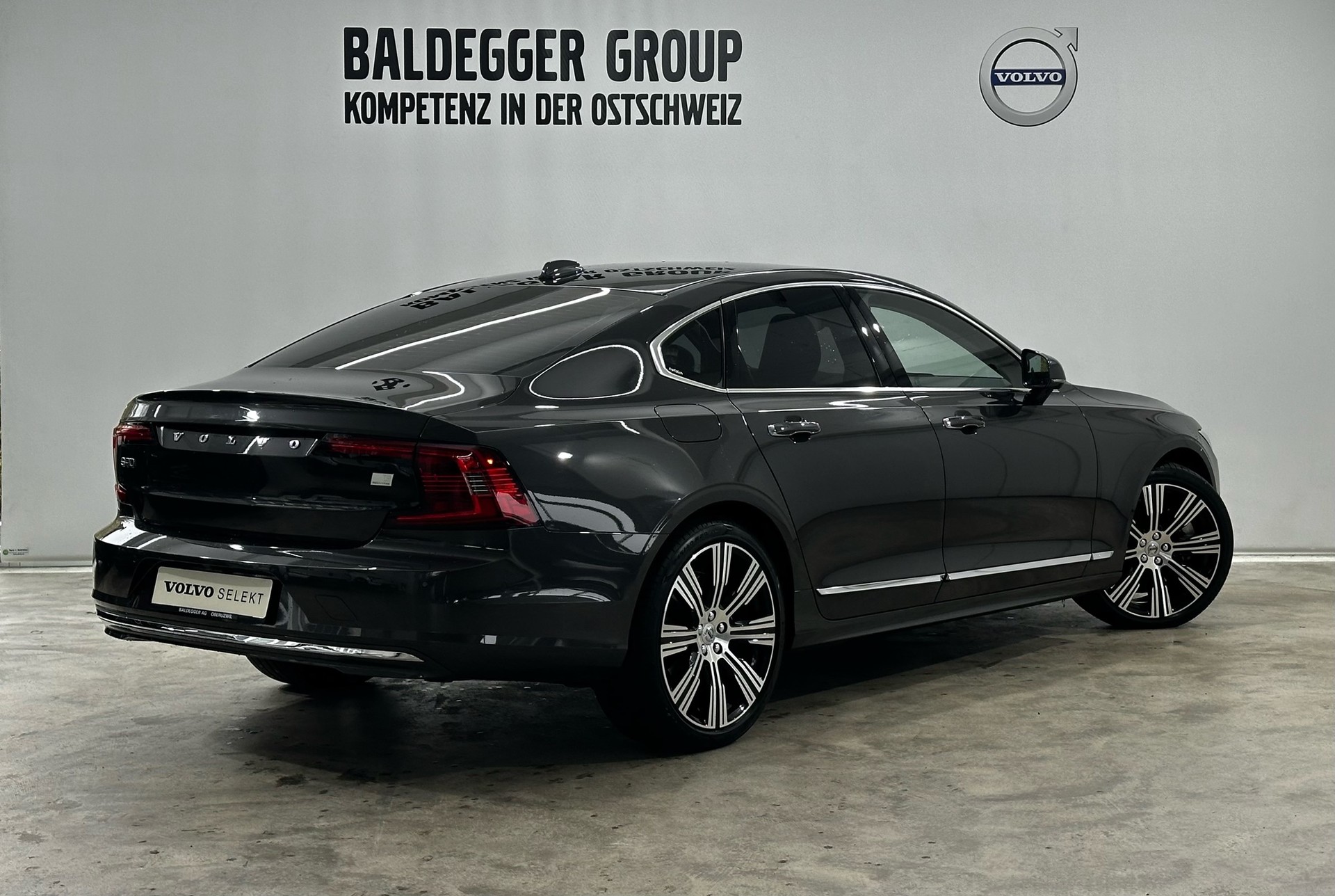 VOLVO S90 T8 eAWD Inscription-showroom-element-2