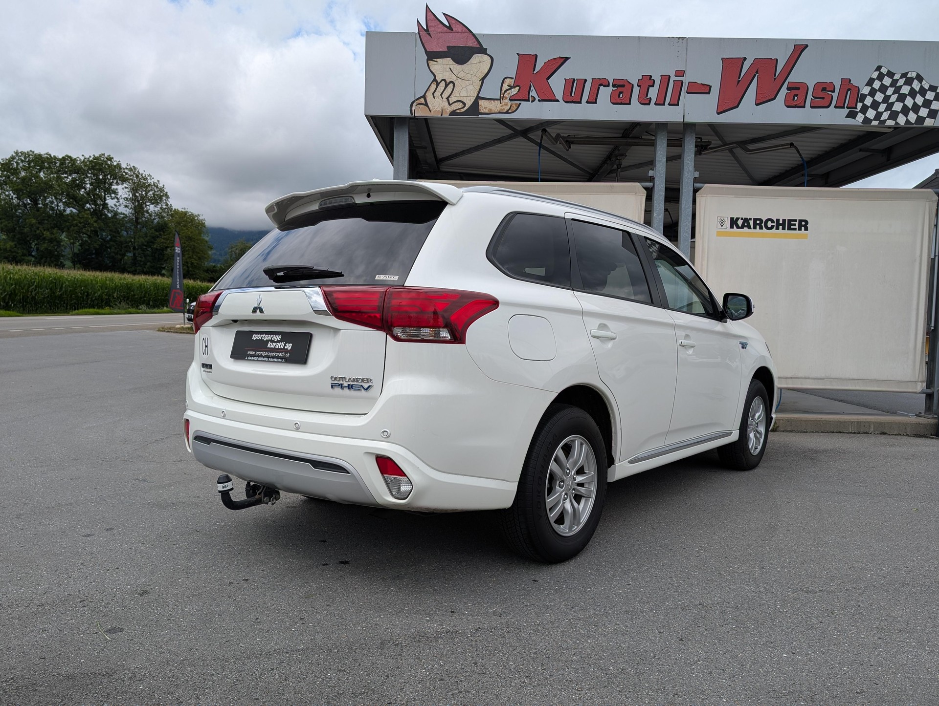 MITSUBISHI Outlander 2.4 PHEV Value Edition-showroom-element-1