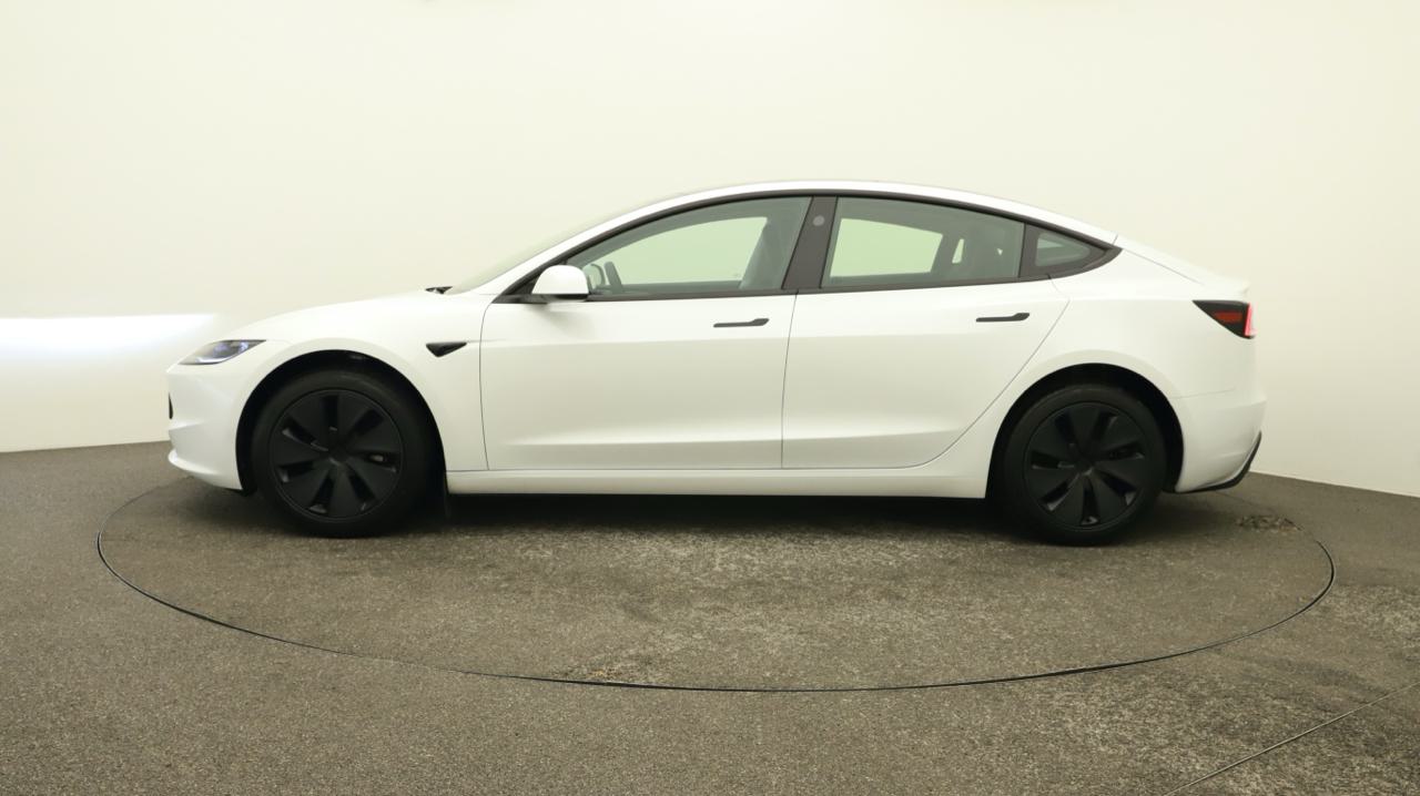 TESLA Model 3 Long Range RWD-showroom-element-1