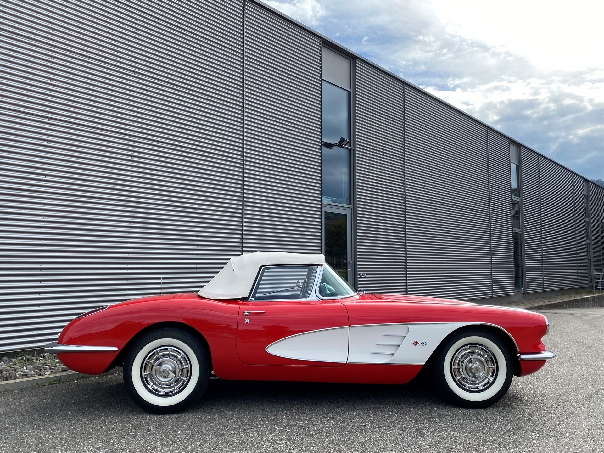 CHEVROLET CORVETTE V8 230 PS-showroom-element-3